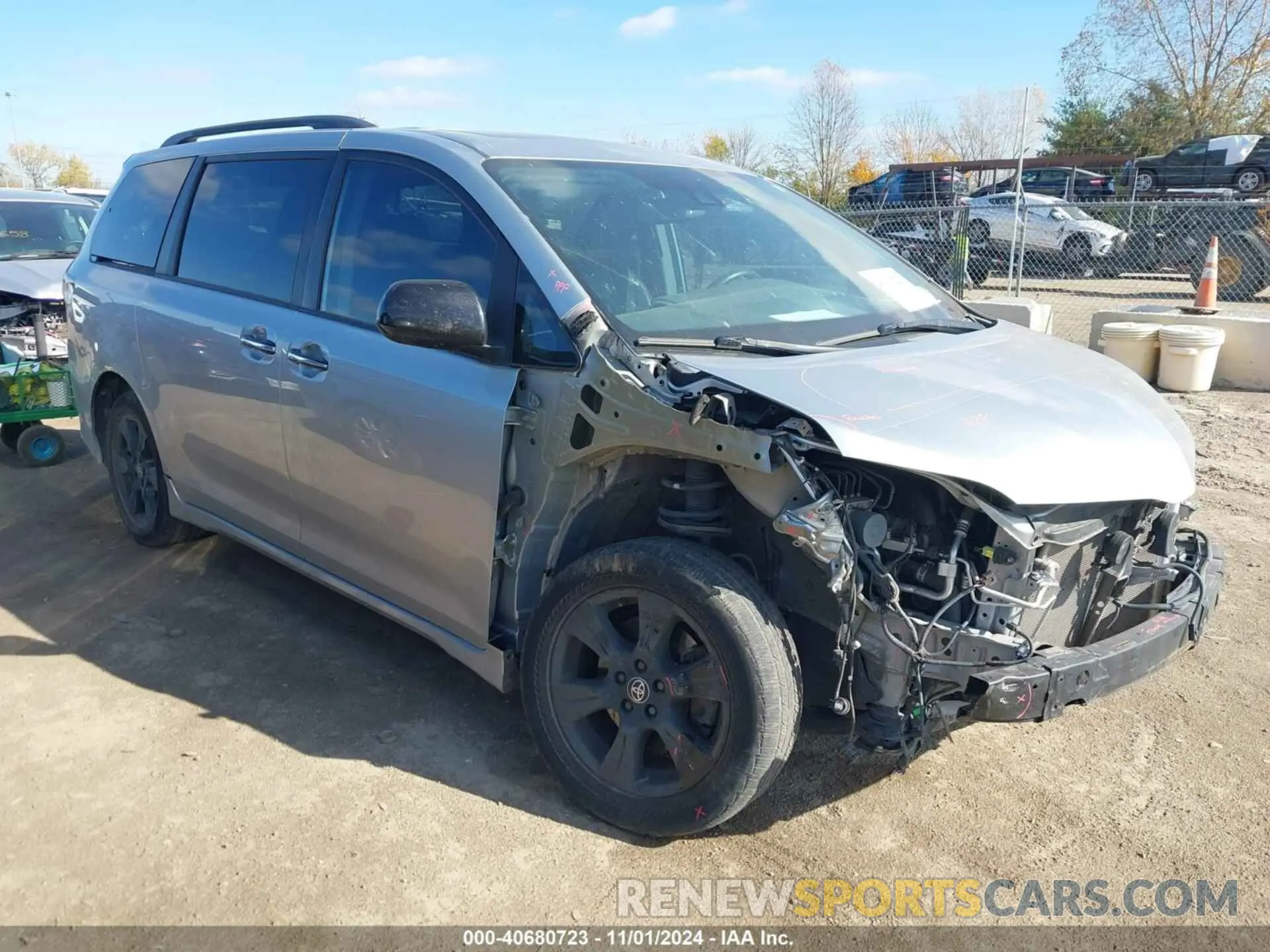 1 Photograph of a damaged car 5TDEZ3DC7LS244411 TOYOTA SIENNA 2020
