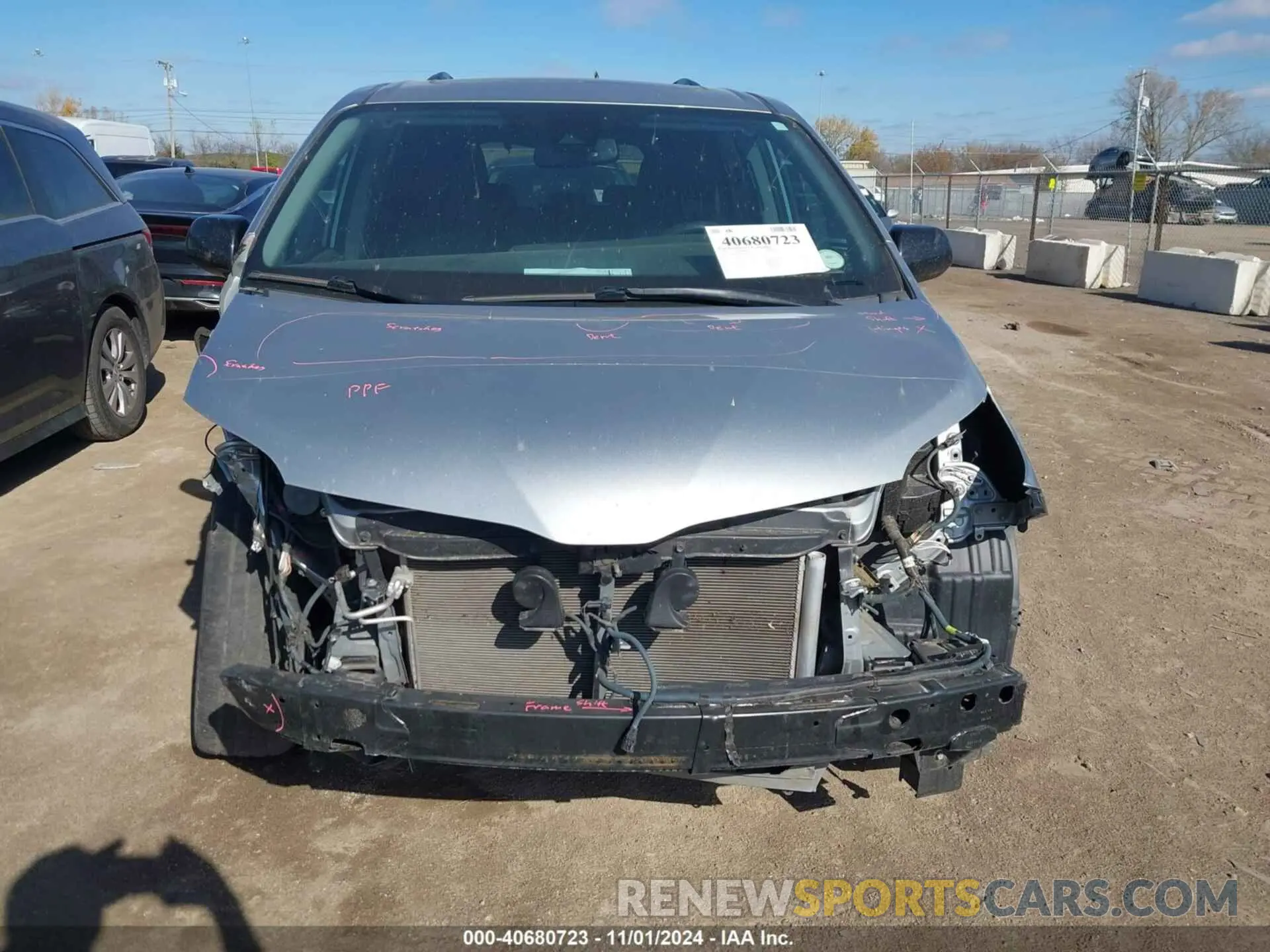12 Photograph of a damaged car 5TDEZ3DC7LS244411 TOYOTA SIENNA 2020
