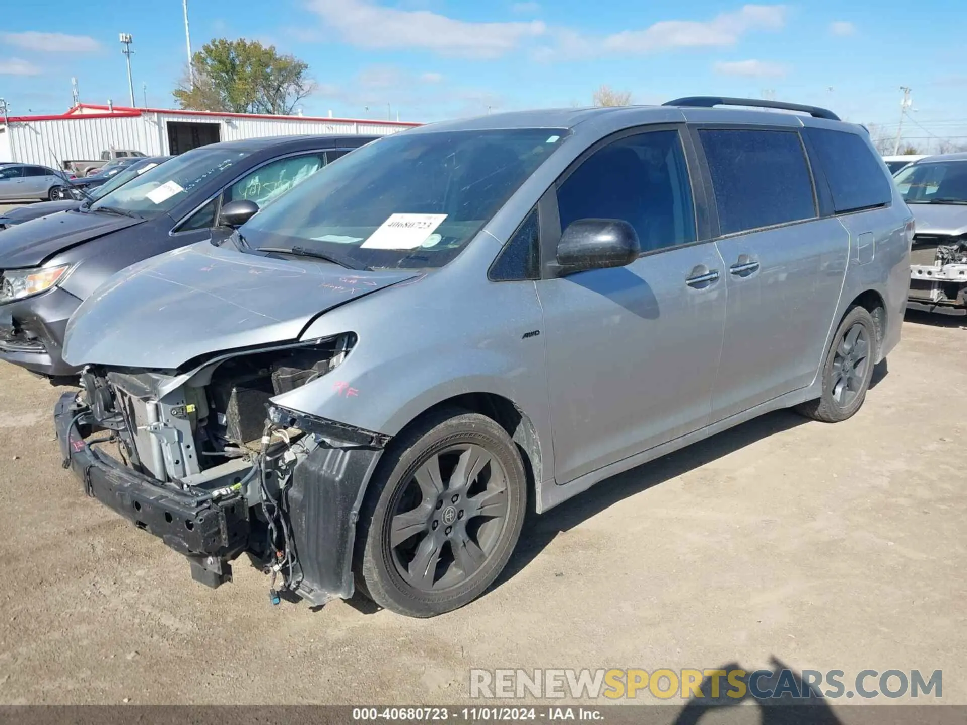 2 Photograph of a damaged car 5TDEZ3DC7LS244411 TOYOTA SIENNA 2020