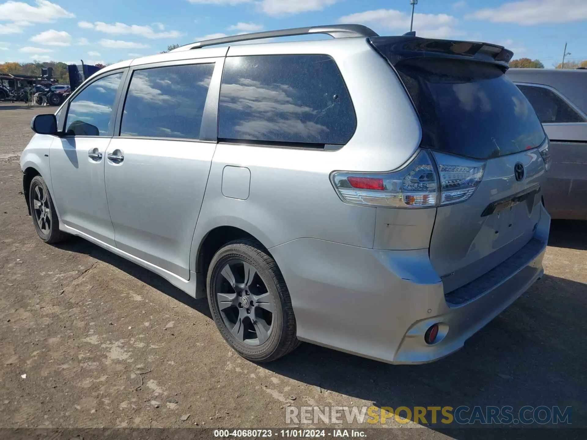 3 Photograph of a damaged car 5TDEZ3DC7LS244411 TOYOTA SIENNA 2020