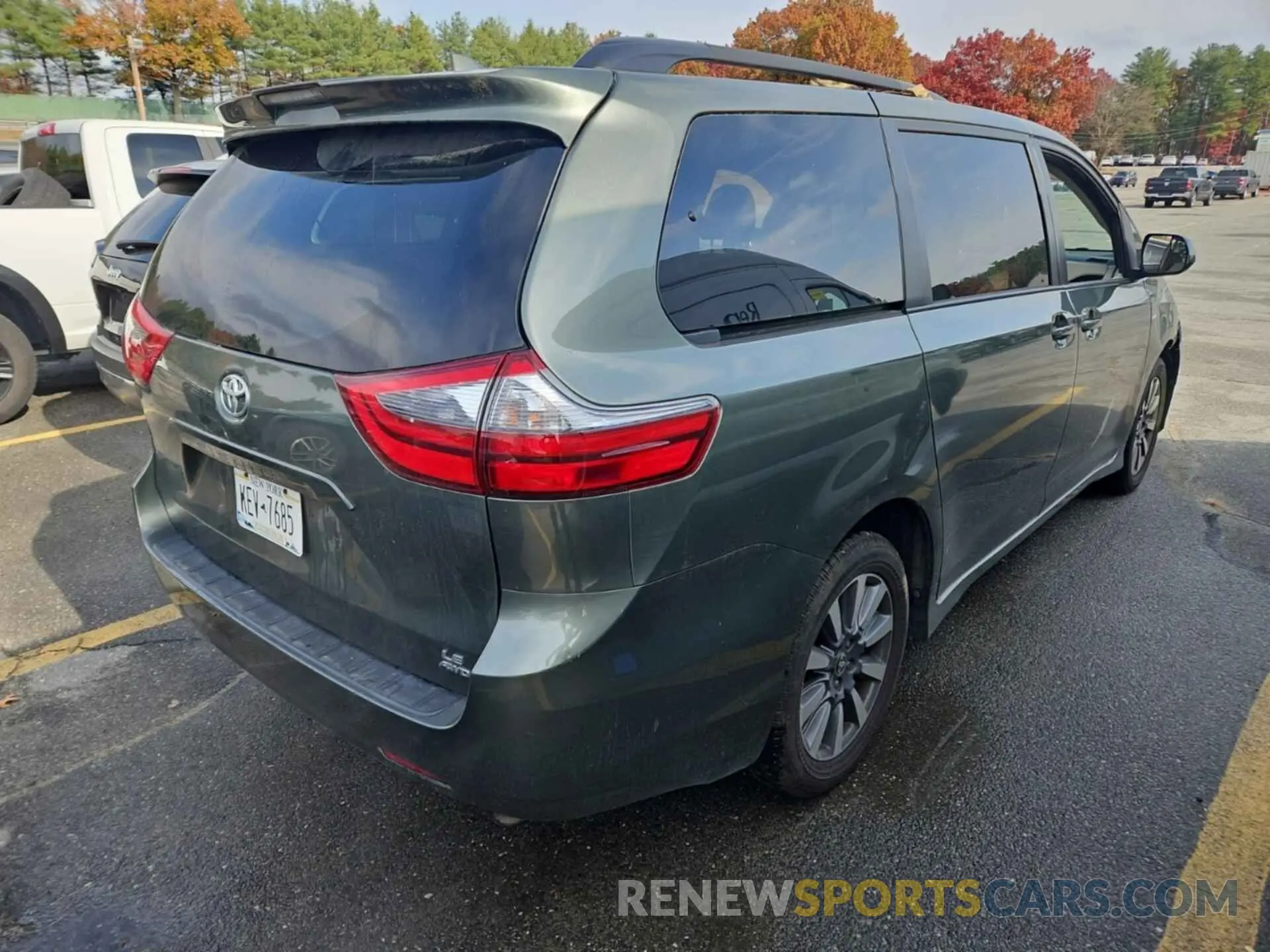 15 Photograph of a damaged car 5TDJZ3DC0LS250971 TOYOTA SIENNA 2020
