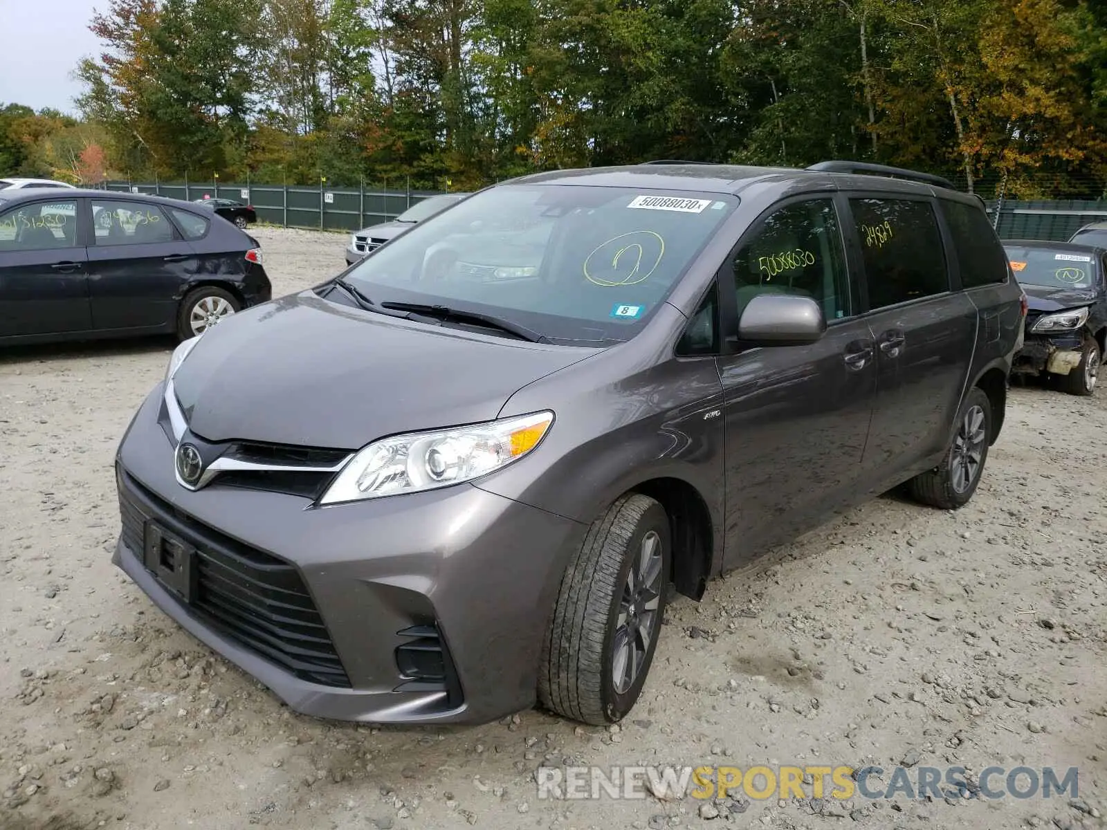 2 Photograph of a damaged car 5TDJZ3DC4LS229380 TOYOTA SIENNA 2020
