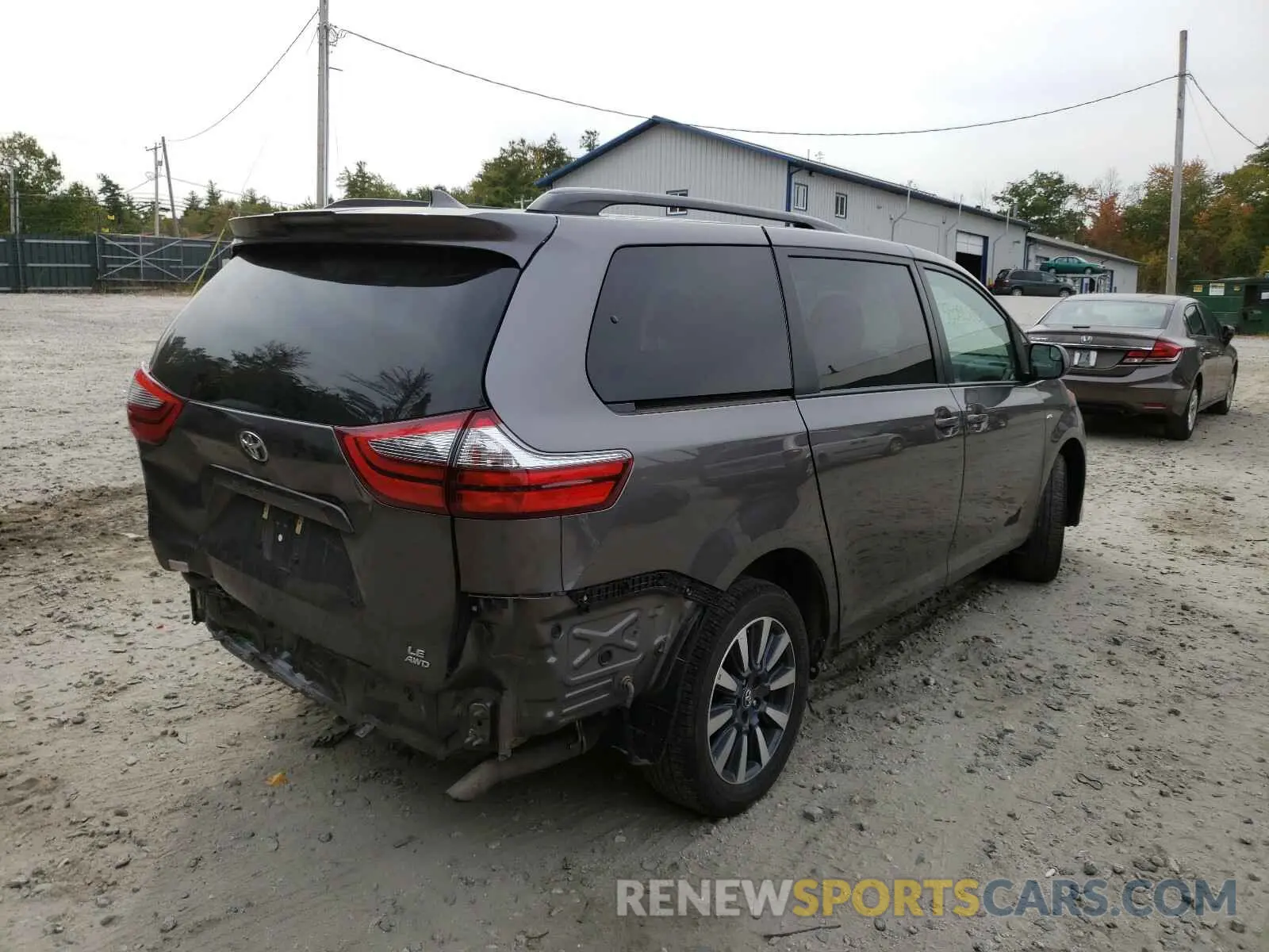 4 Photograph of a damaged car 5TDJZ3DC4LS229380 TOYOTA SIENNA 2020
