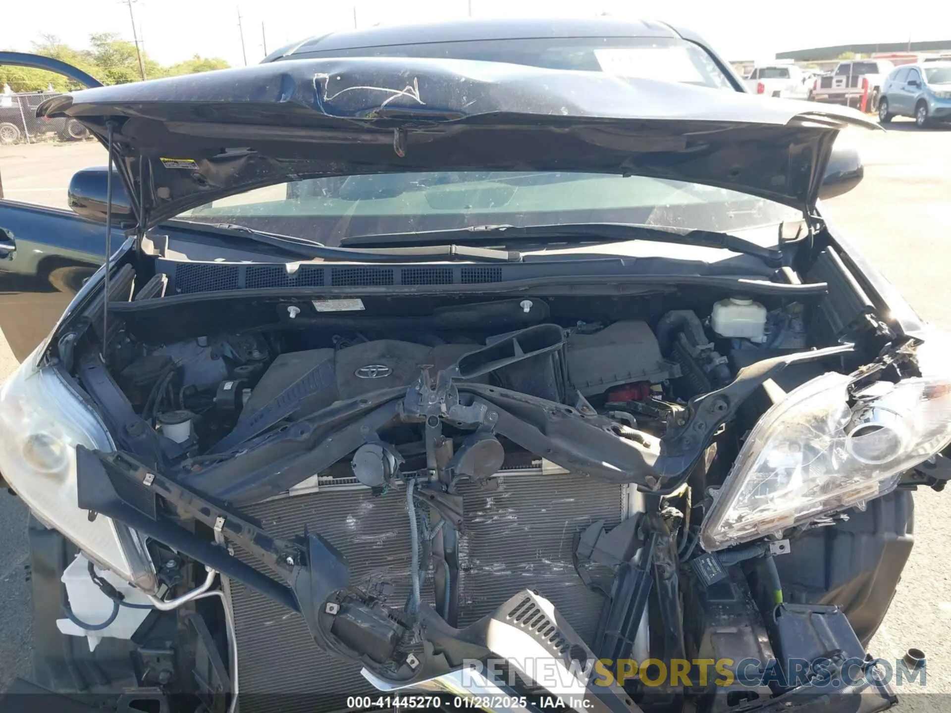 10 Photograph of a damaged car 5TDKZ3DC0LS034445 TOYOTA SIENNA 2020