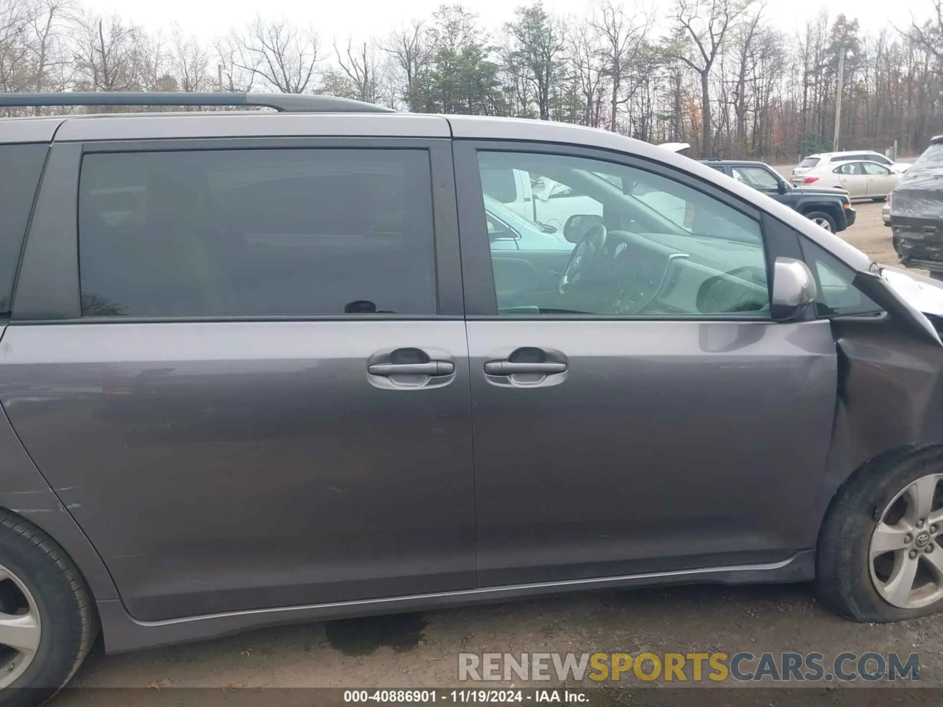 13 Photograph of a damaged car 5TDKZ3DC0LS040438 TOYOTA SIENNA 2020