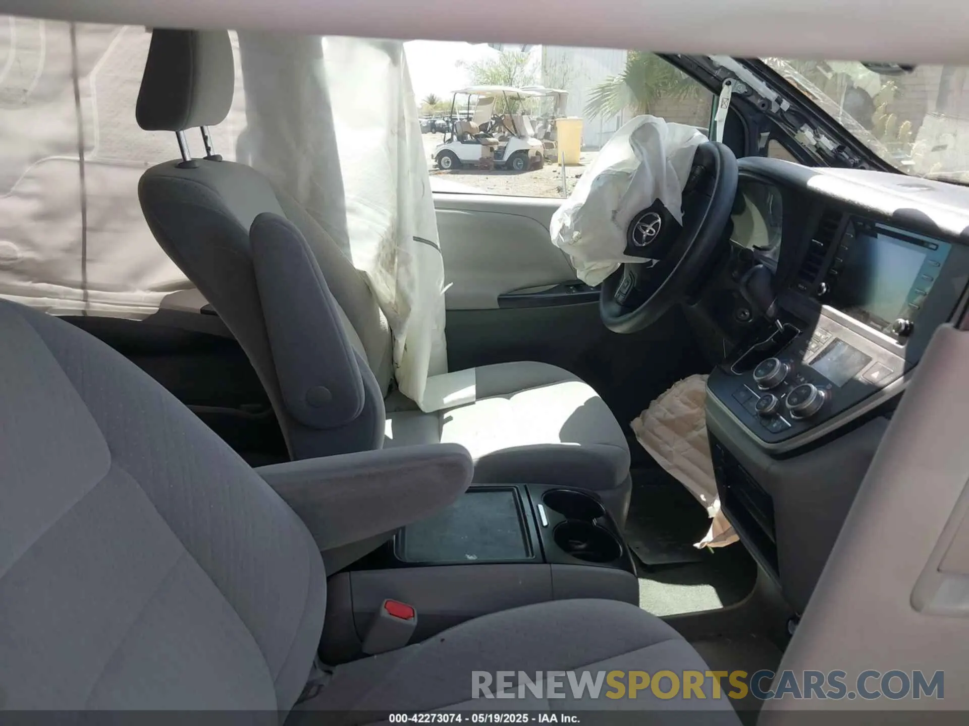 5 Photograph of a damaged car 5TDKZ3DC0LS070040 TOYOTA SIENNA 2020