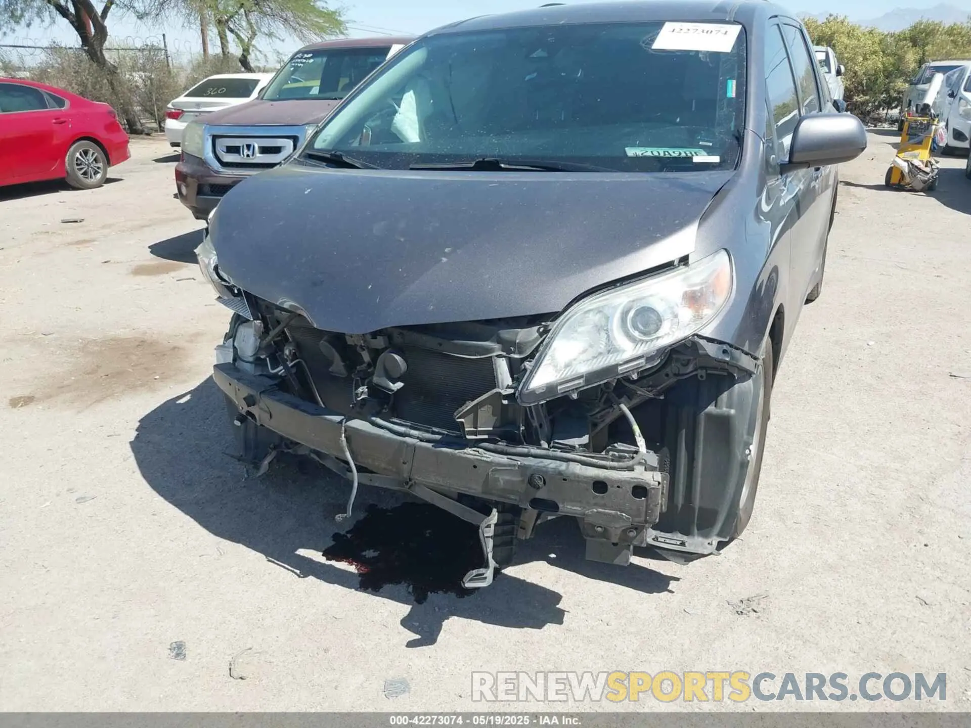 6 Photograph of a damaged car 5TDKZ3DC0LS070040 TOYOTA SIENNA 2020