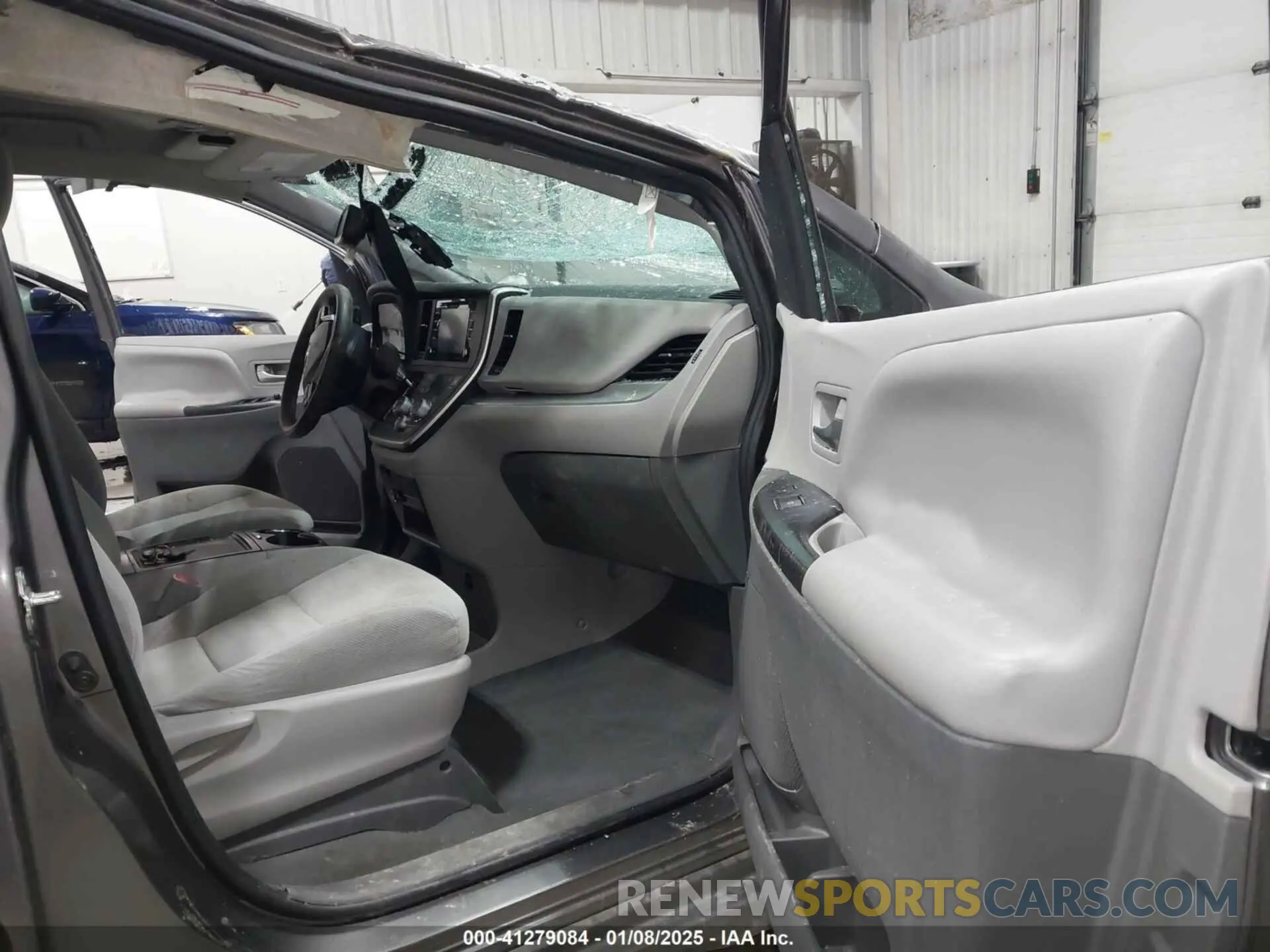 5 Фотография поврежденного автомобиля 5TDKZ3DC1LS048256 TOYOTA SIENNA 2020