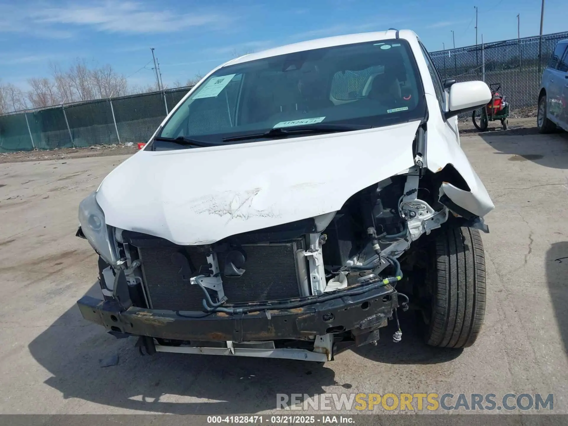 13 Photograph of a damaged car 5TDKZ3DC2LS024290 TOYOTA SIENNA 2020