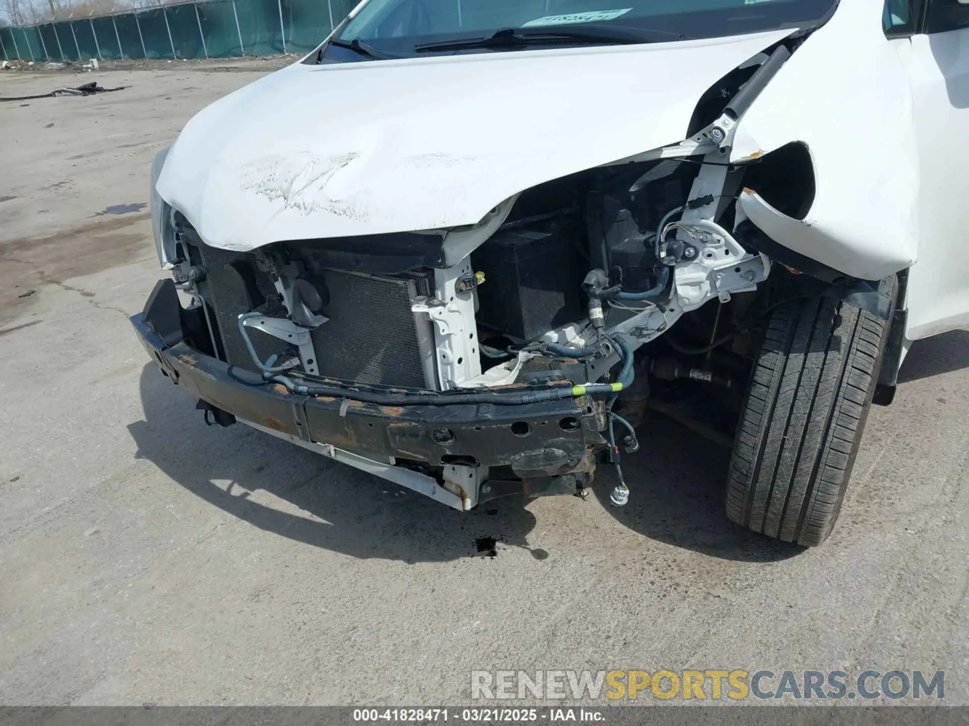 6 Photograph of a damaged car 5TDKZ3DC2LS024290 TOYOTA SIENNA 2020