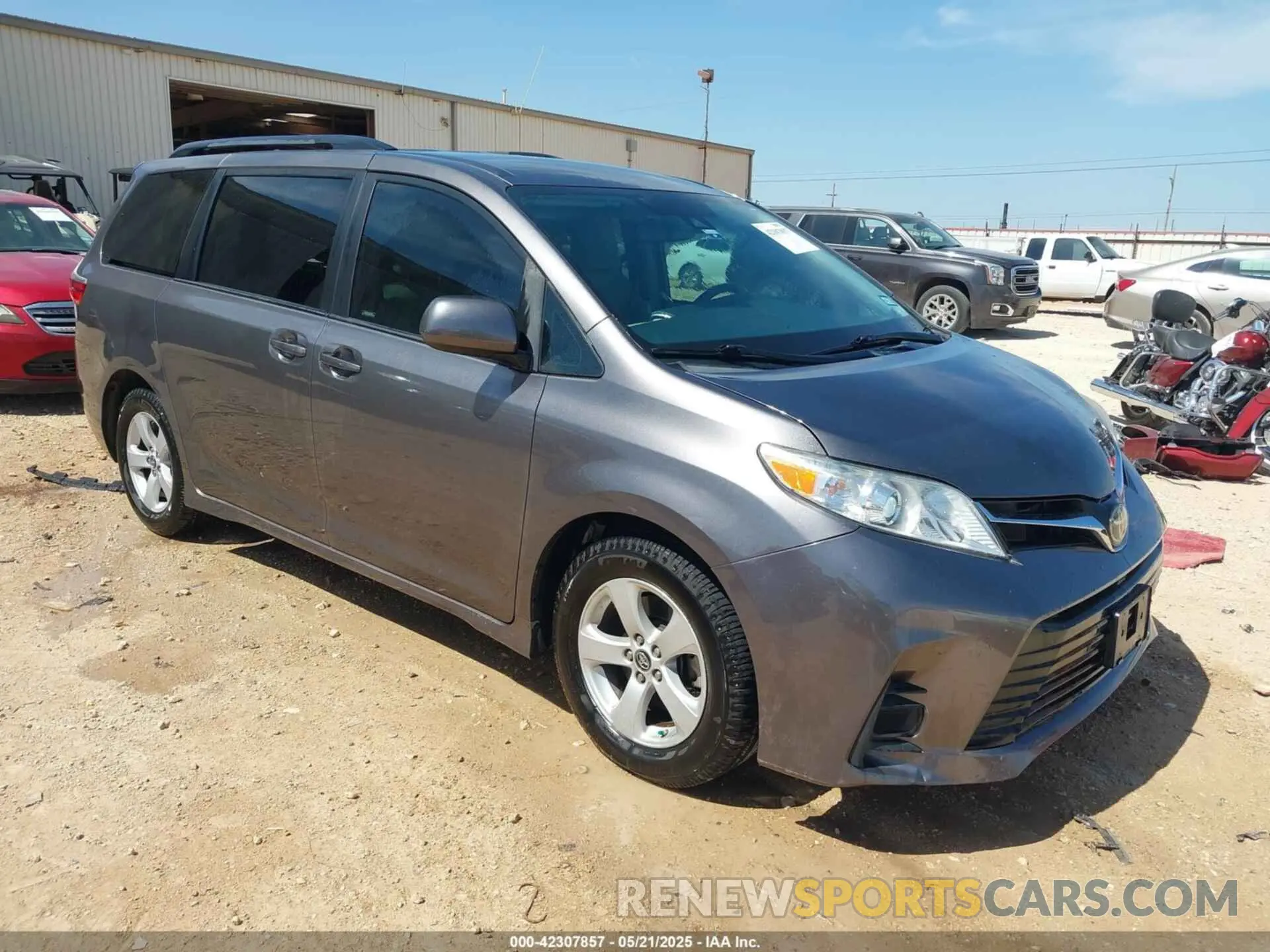 1 Фотография поврежденного автомобиля 5TDKZ3DC2LS036312 TOYOTA SIENNA 2020
