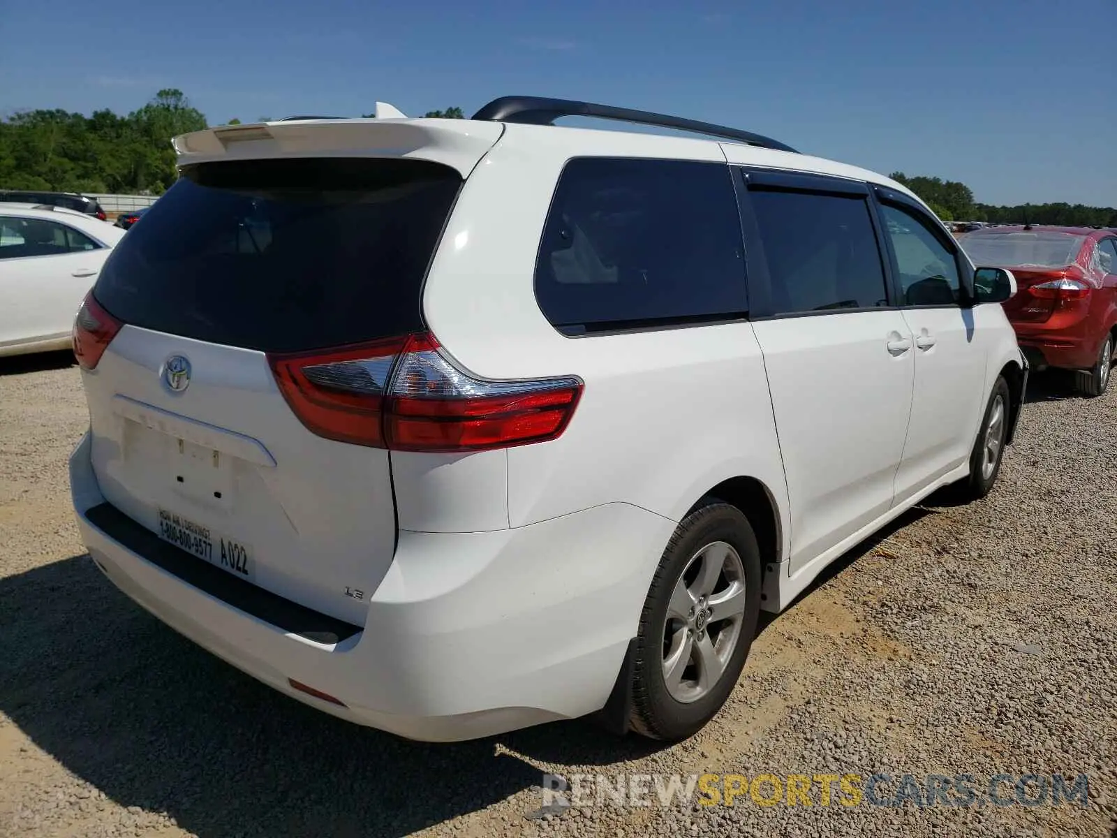 4 Photograph of a damaged car 5TDKZ3DC2LS062487 TOYOTA SIENNA 2020