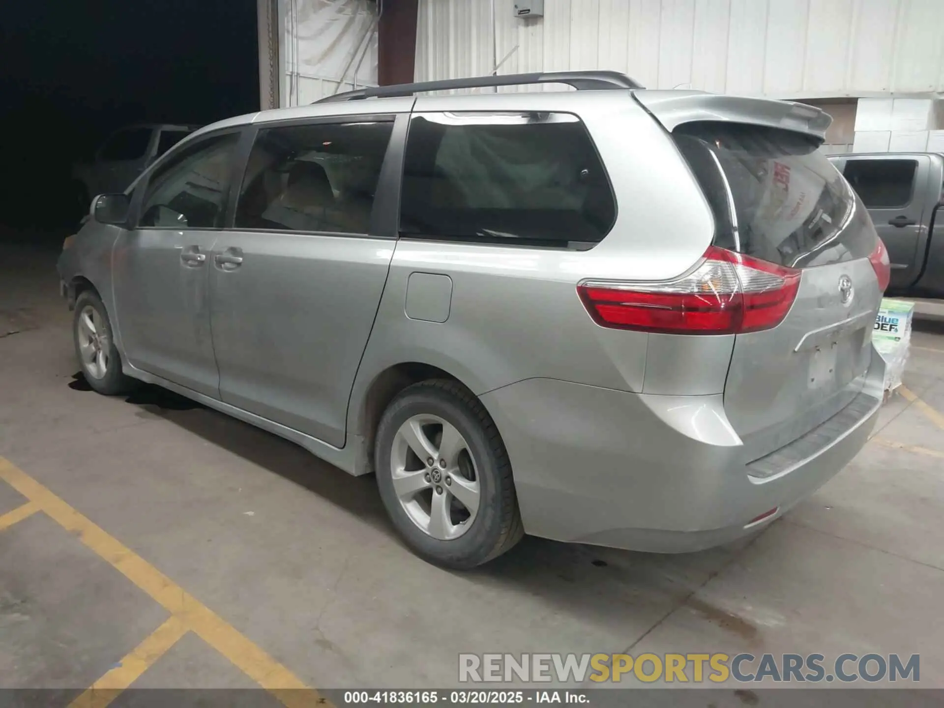 3 Фотография поврежденного автомобиля 5TDKZ3DC2LS065051 TOYOTA SIENNA 2020
