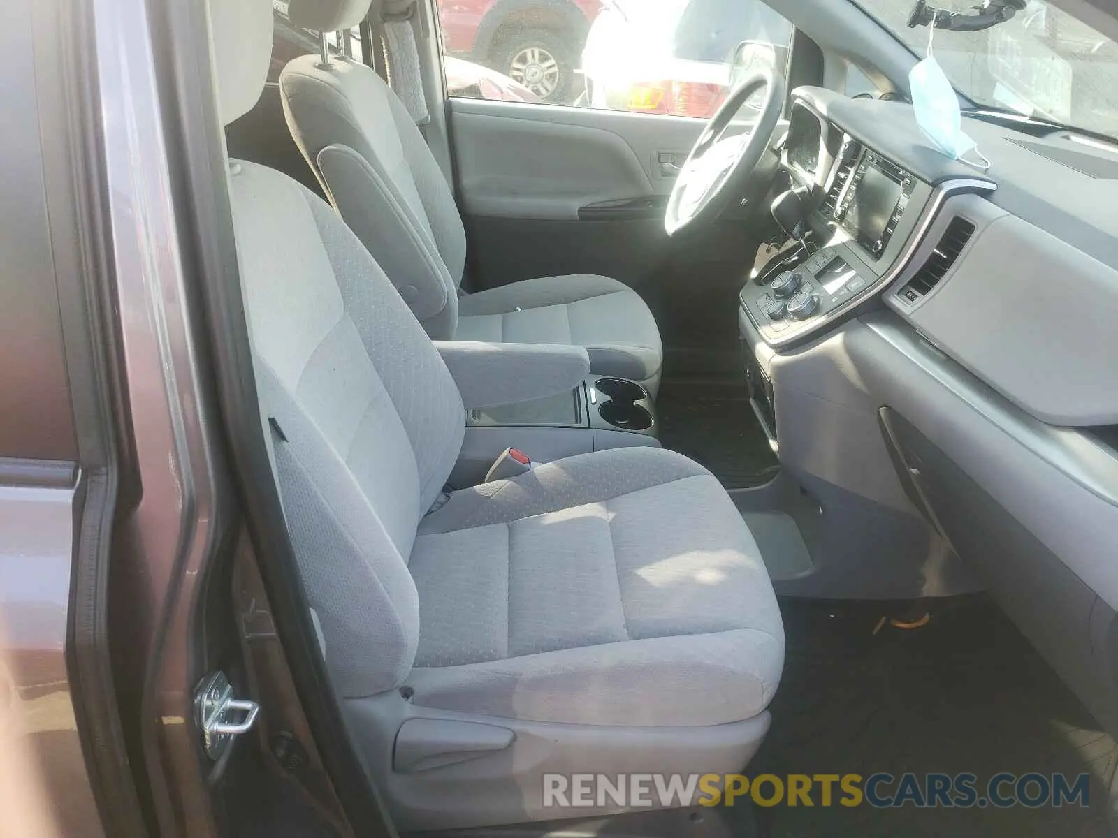 5 Фотография поврежденного автомобиля 5TDKZ3DC3LS048002 TOYOTA SIENNA 2020