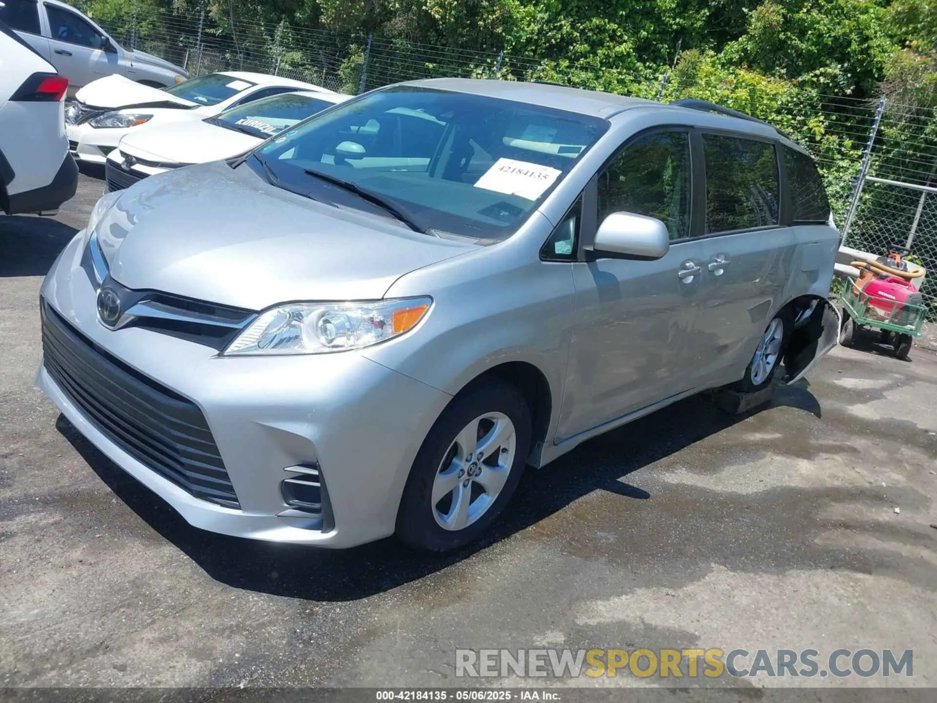 2 Photograph of a damaged car 5TDKZ3DC3LS053328 TOYOTA SIENNA 2020