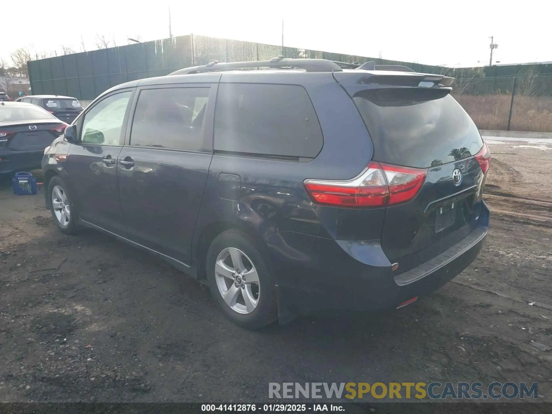 3 Фотография поврежденного автомобиля 5TDKZ3DC4LS050616 TOYOTA SIENNA 2020