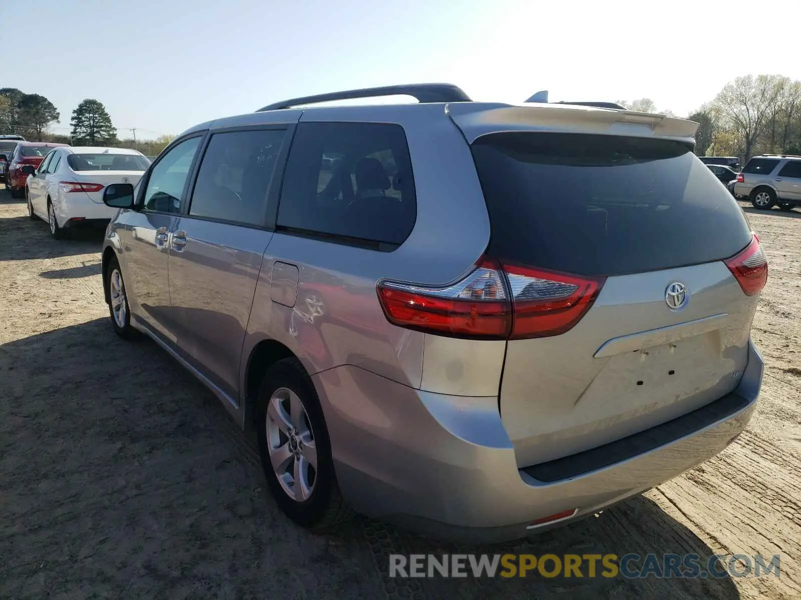 3 Photograph of a damaged car 5TDKZ3DC4LS069117 TOYOTA SIENNA 2020