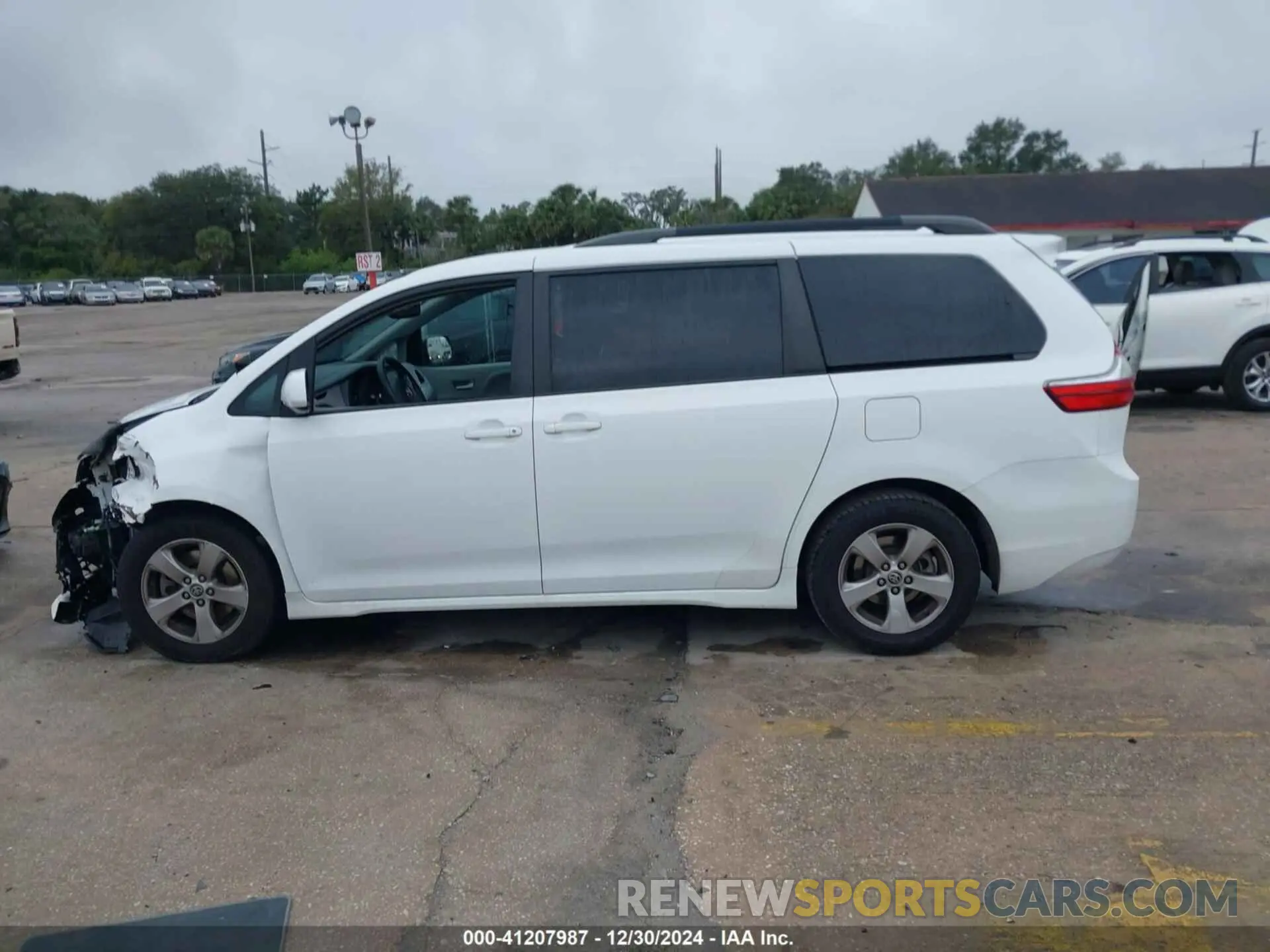 14 Photograph of a damaged car 5TDKZ3DC5LS068784 TOYOTA SIENNA 2020