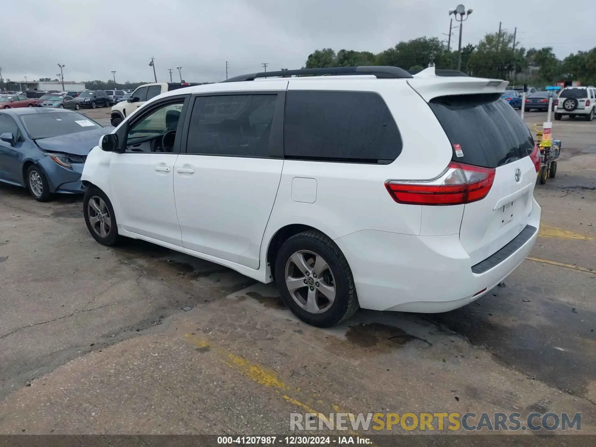 3 Photograph of a damaged car 5TDKZ3DC5LS068784 TOYOTA SIENNA 2020