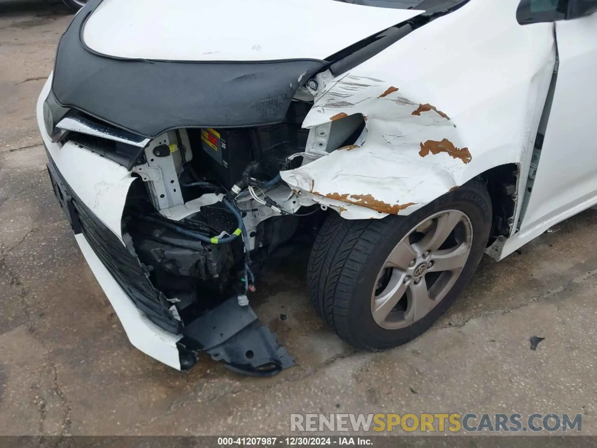 6 Photograph of a damaged car 5TDKZ3DC5LS068784 TOYOTA SIENNA 2020