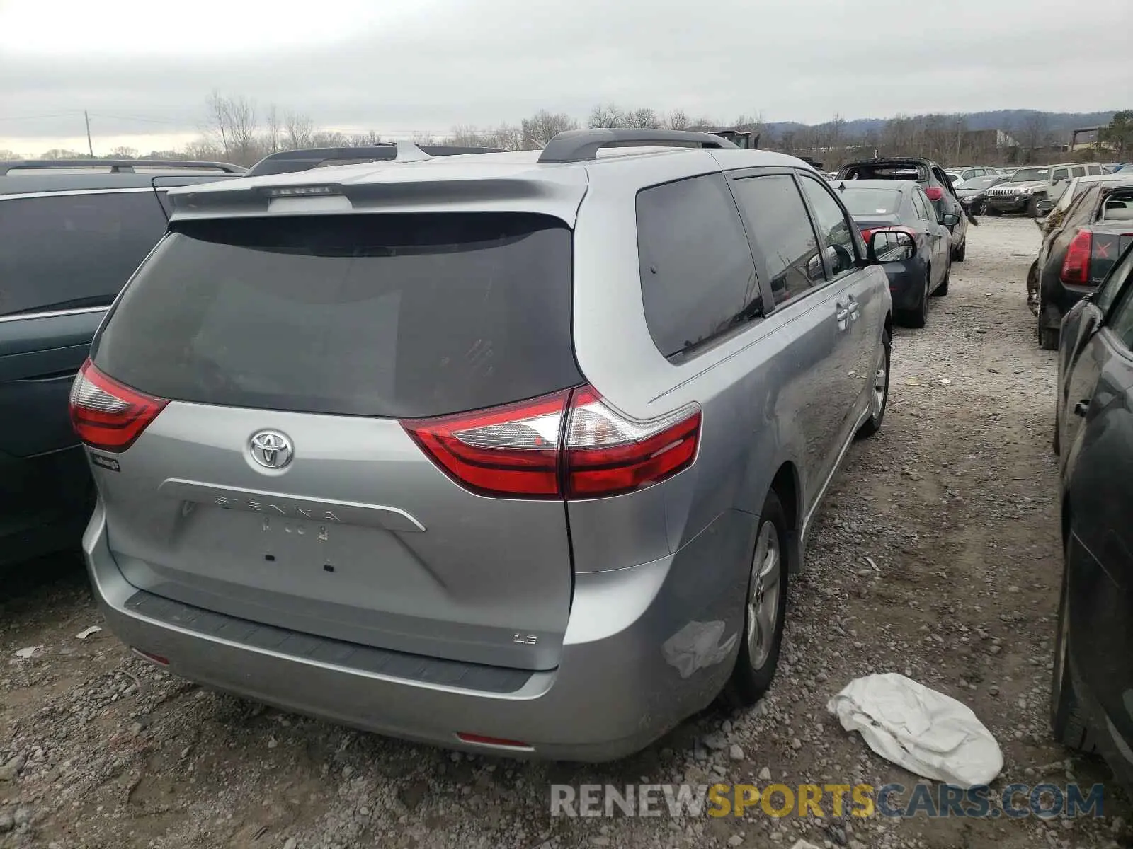 4 Photograph of a damaged car 5TDKZ3DC8LS028621 TOYOTA SIENNA 2020
