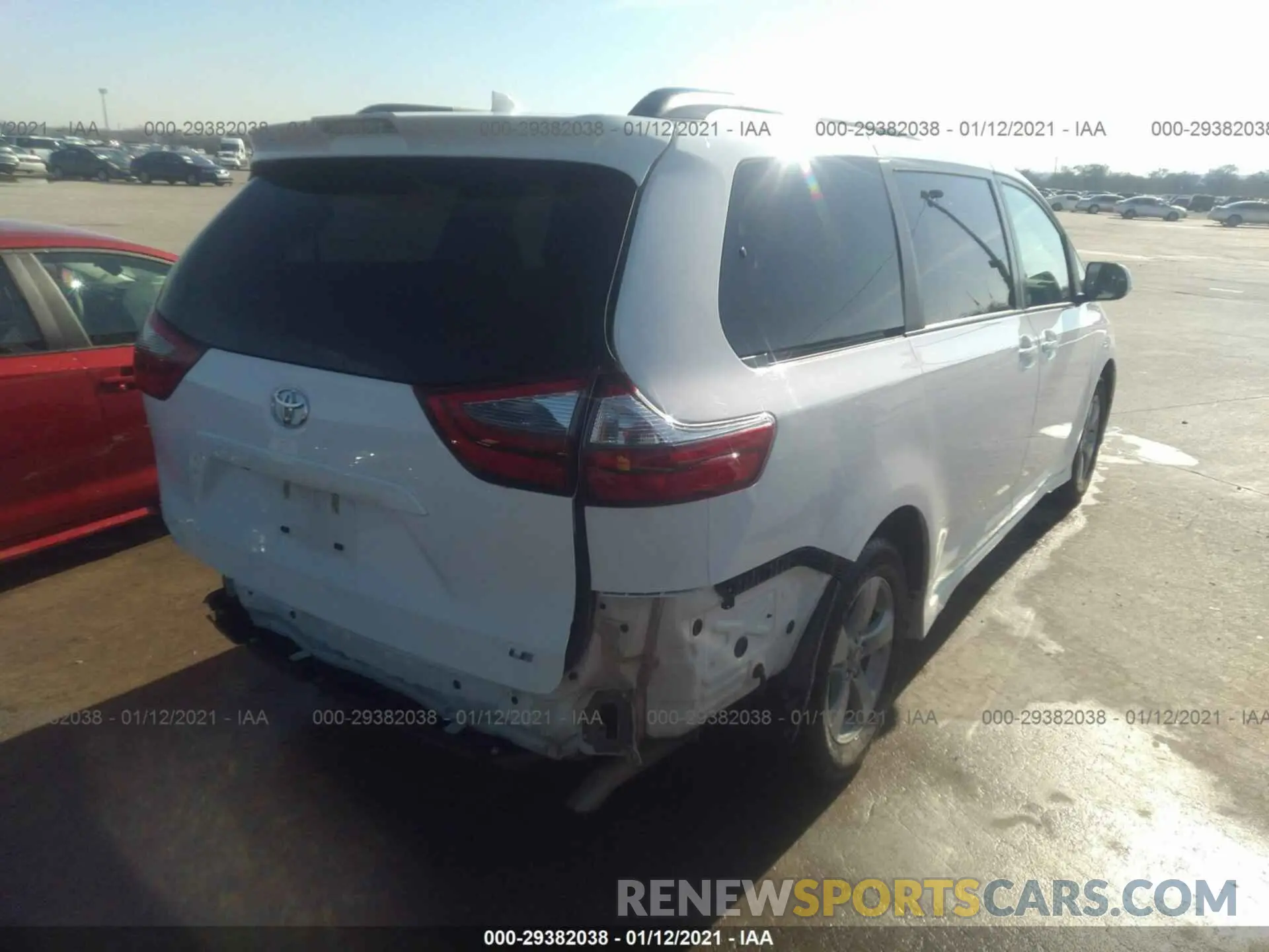 4 Photograph of a damaged car 5TDKZ3DC8LS064079 TOYOTA SIENNA 2020