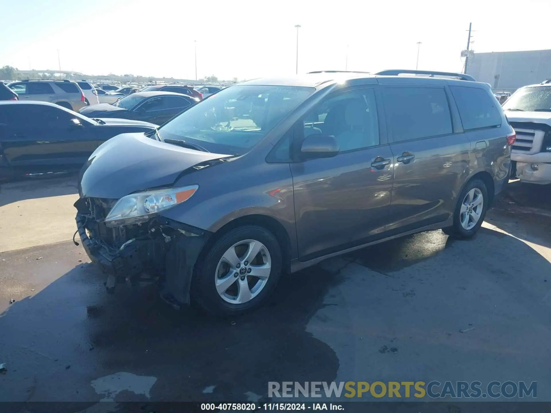 2 Photograph of a damaged car 5TDKZ3DC8LS064499 TOYOTA SIENNA 2020