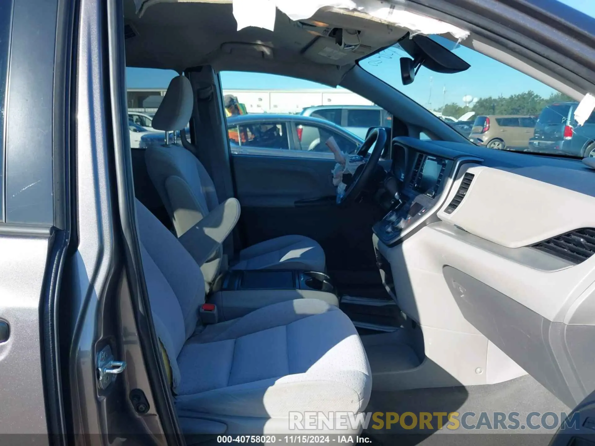 5 Photograph of a damaged car 5TDKZ3DC8LS064499 TOYOTA SIENNA 2020
