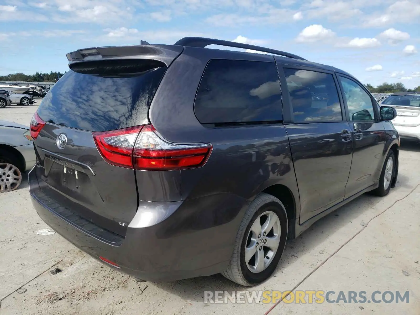 4 Photograph of a damaged car 5TDKZ3DC8LS081741 TOYOTA SIENNA 2020
