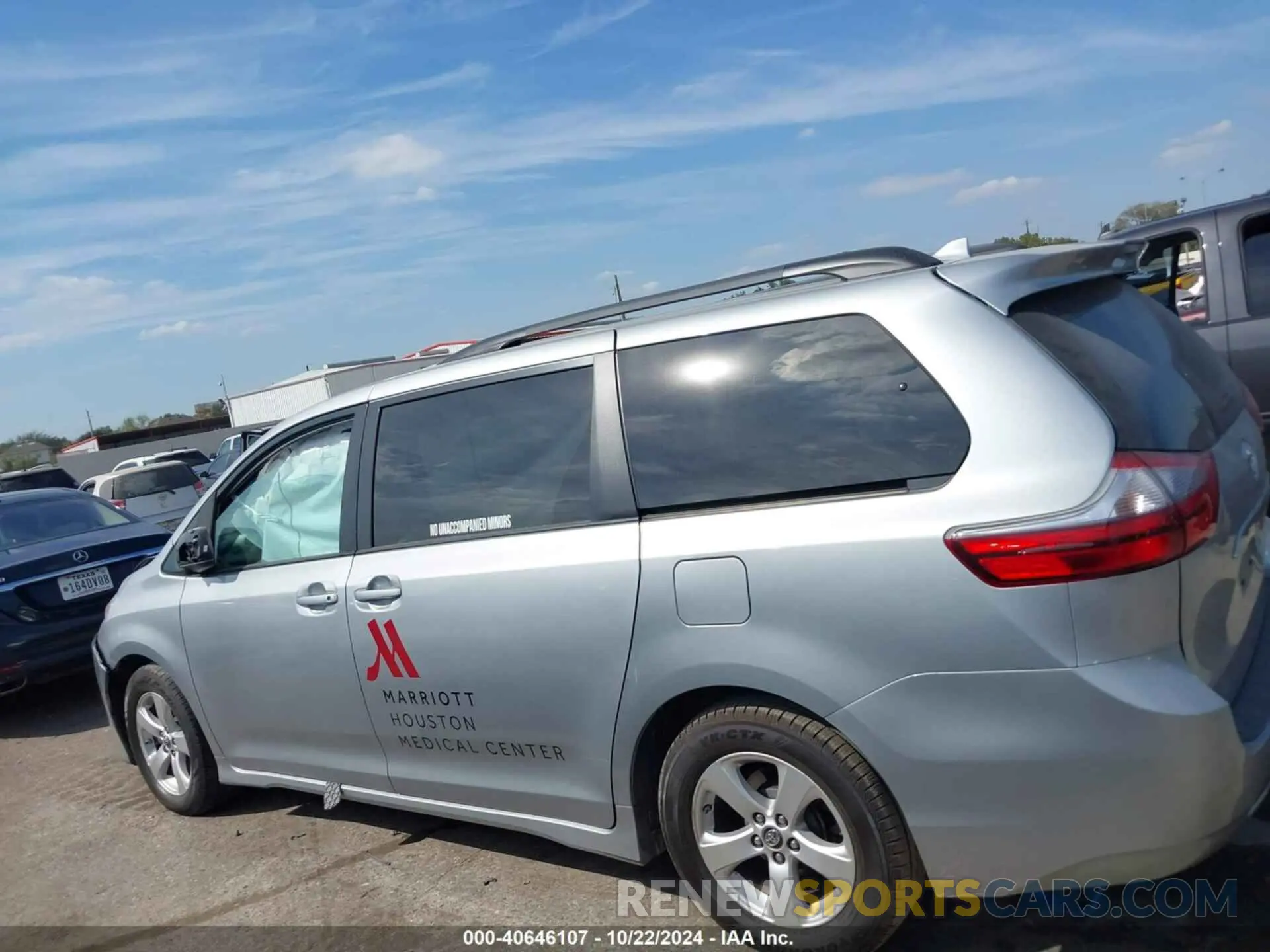 14 Photograph of a damaged car 5TDKZ3DC9LS024142 TOYOTA SIENNA 2020