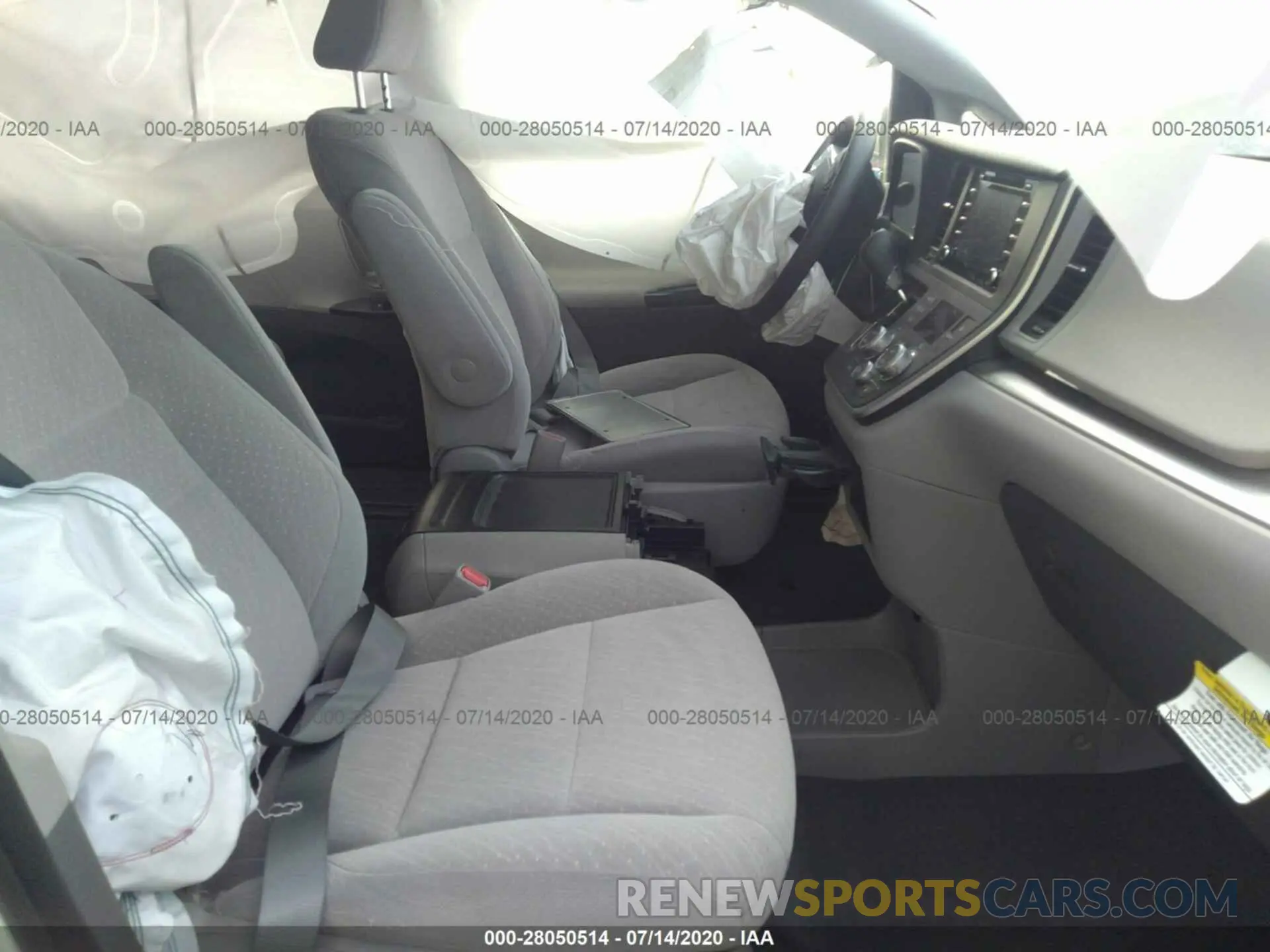 5 Photograph of a damaged car 5TDKZ3DCXLS030368 TOYOTA SIENNA 2020