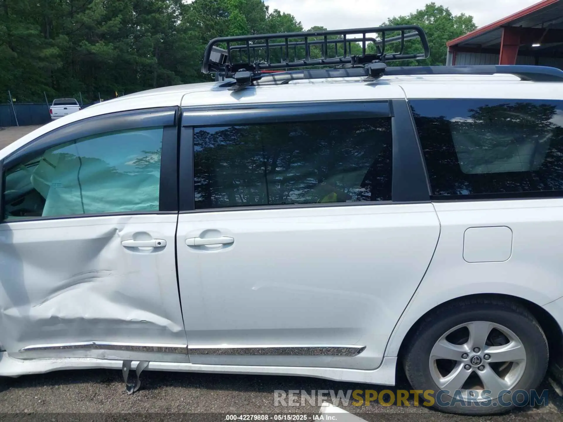 15 Photograph of a damaged car 5TDKZ3DCXLS059272 TOYOTA SIENNA 2020