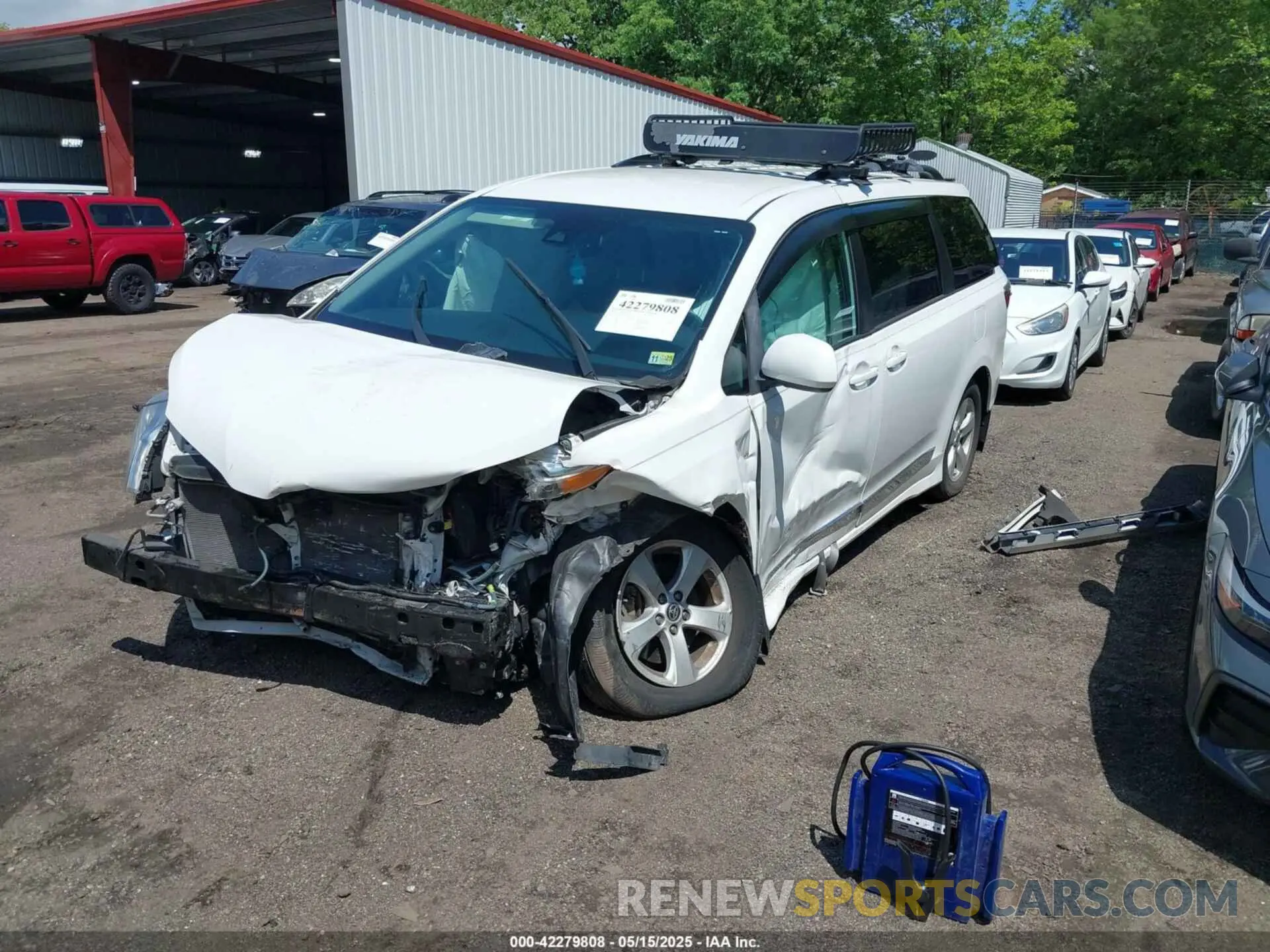 2 Photograph of a damaged car 5TDKZ3DCXLS059272 TOYOTA SIENNA 2020