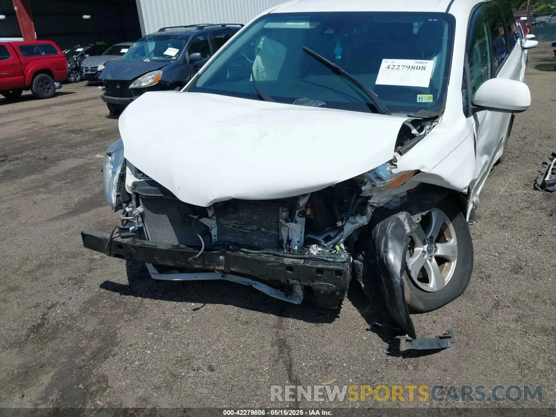 6 Photograph of a damaged car 5TDKZ3DCXLS059272 TOYOTA SIENNA 2020