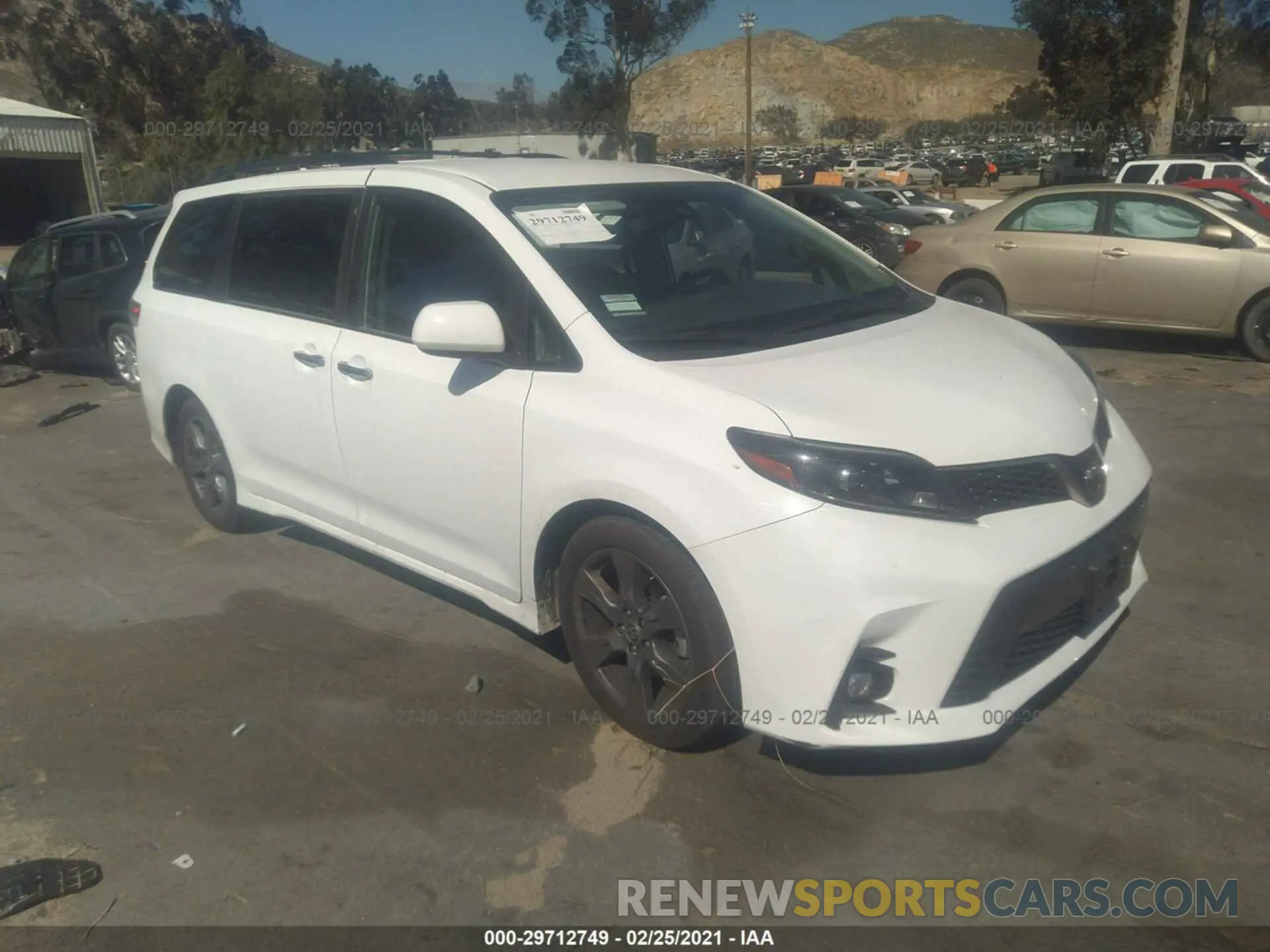1 Photograph of a damaged car 5TDXZ3DC1LS079402 TOYOTA SIENNA 2020