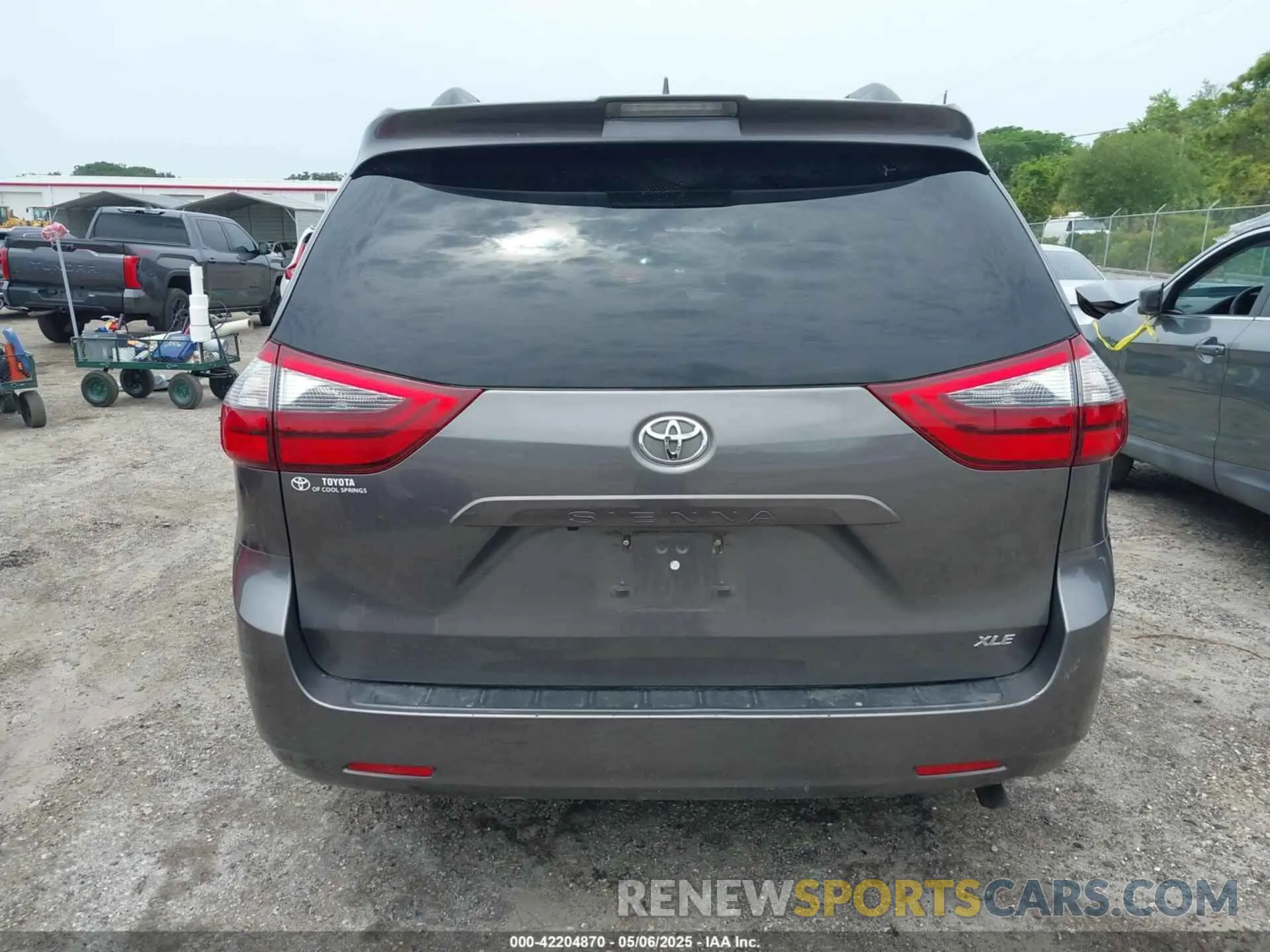 16 Photograph of a damaged car 5TDYZ3DC0LS024959 TOYOTA SIENNA 2020