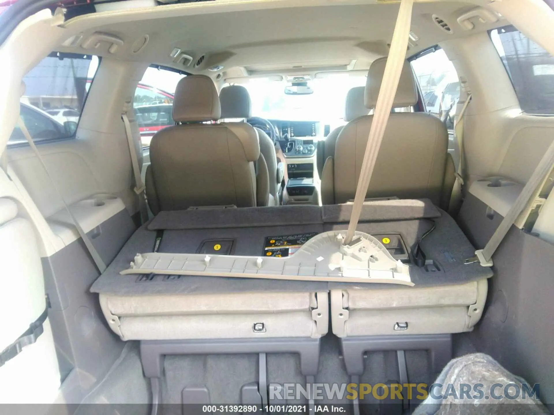 6 Photograph of a damaged car 5TDYZ3DC0LS037968 TOYOTA SIENNA 2020