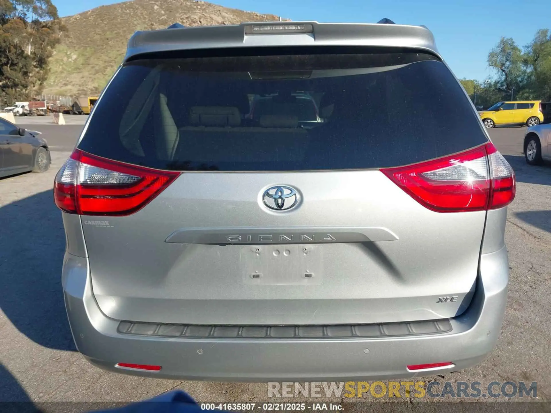 16 Photograph of a damaged car 5TDYZ3DC0LS049229 TOYOTA SIENNA 2020