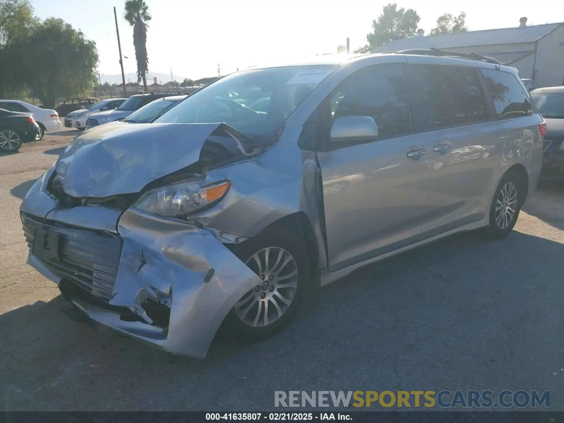 2 Photograph of a damaged car 5TDYZ3DC0LS049229 TOYOTA SIENNA 2020
