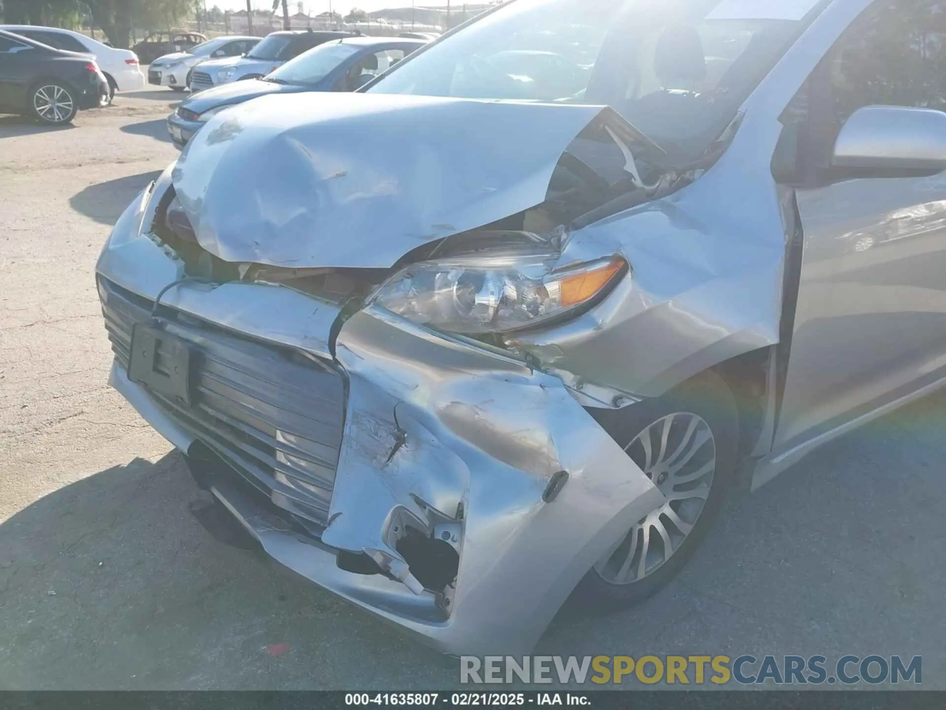 6 Photograph of a damaged car 5TDYZ3DC0LS049229 TOYOTA SIENNA 2020