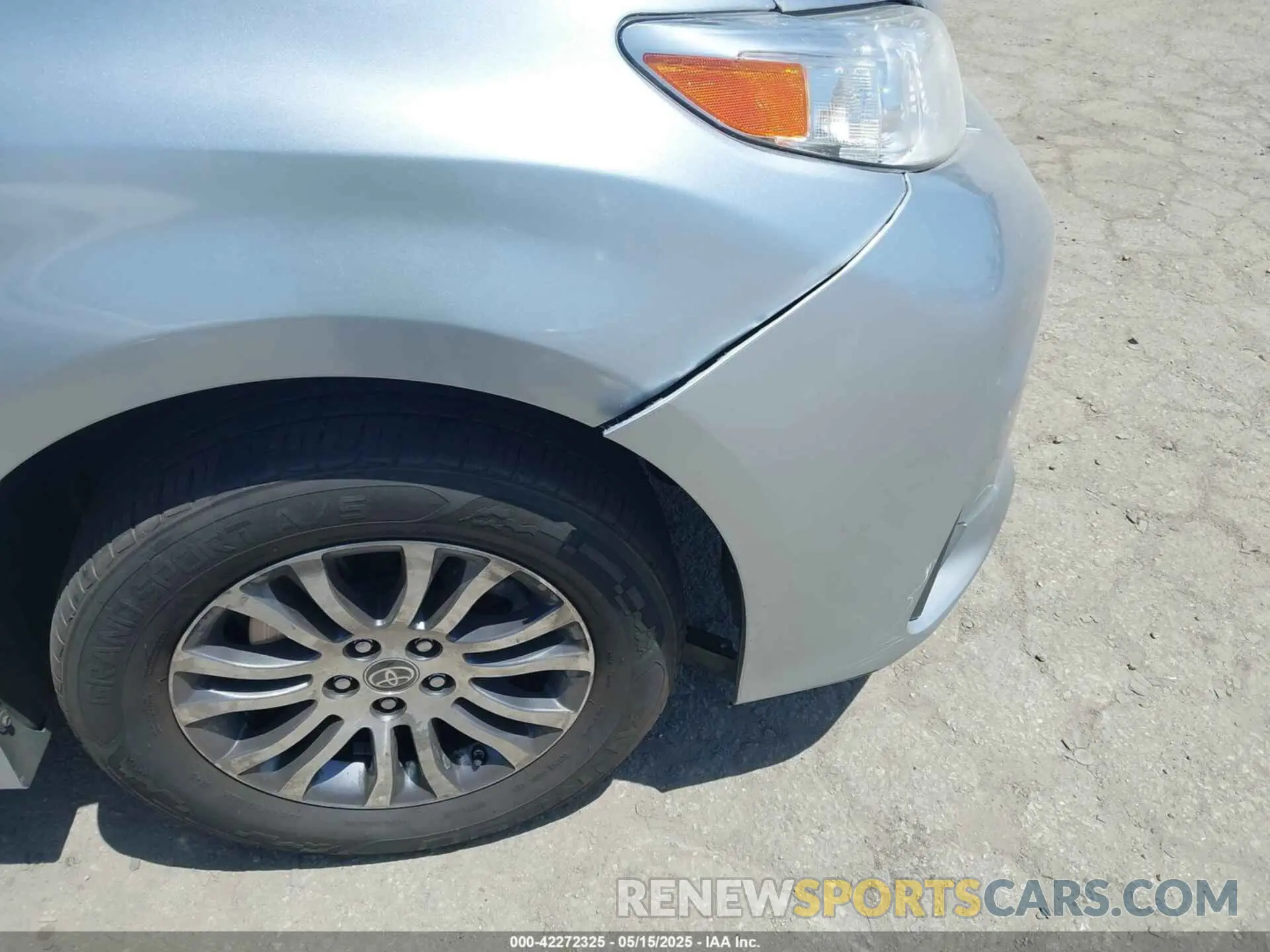 16 Photograph of a damaged car 5TDYZ3DC0LS068198 TOYOTA SIENNA 2020