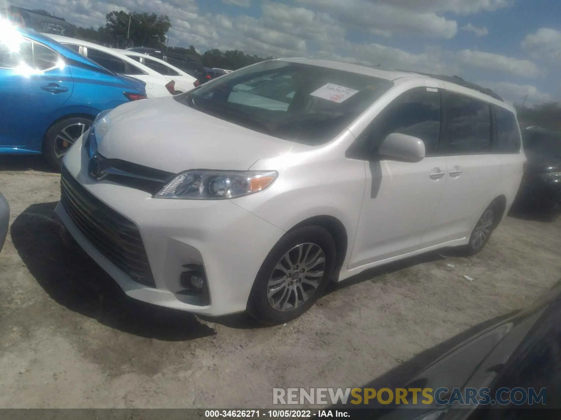 2 Photograph of a damaged car 5TDYZ3DC0LS085731 TOYOTA SIENNA 2020