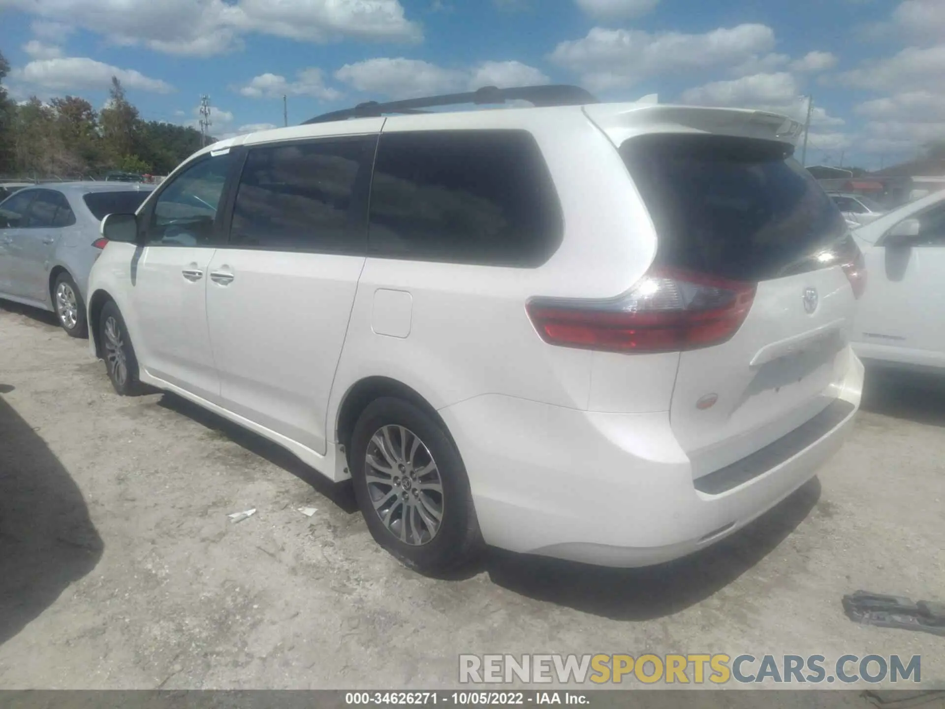 3 Photograph of a damaged car 5TDYZ3DC0LS085731 TOYOTA SIENNA 2020