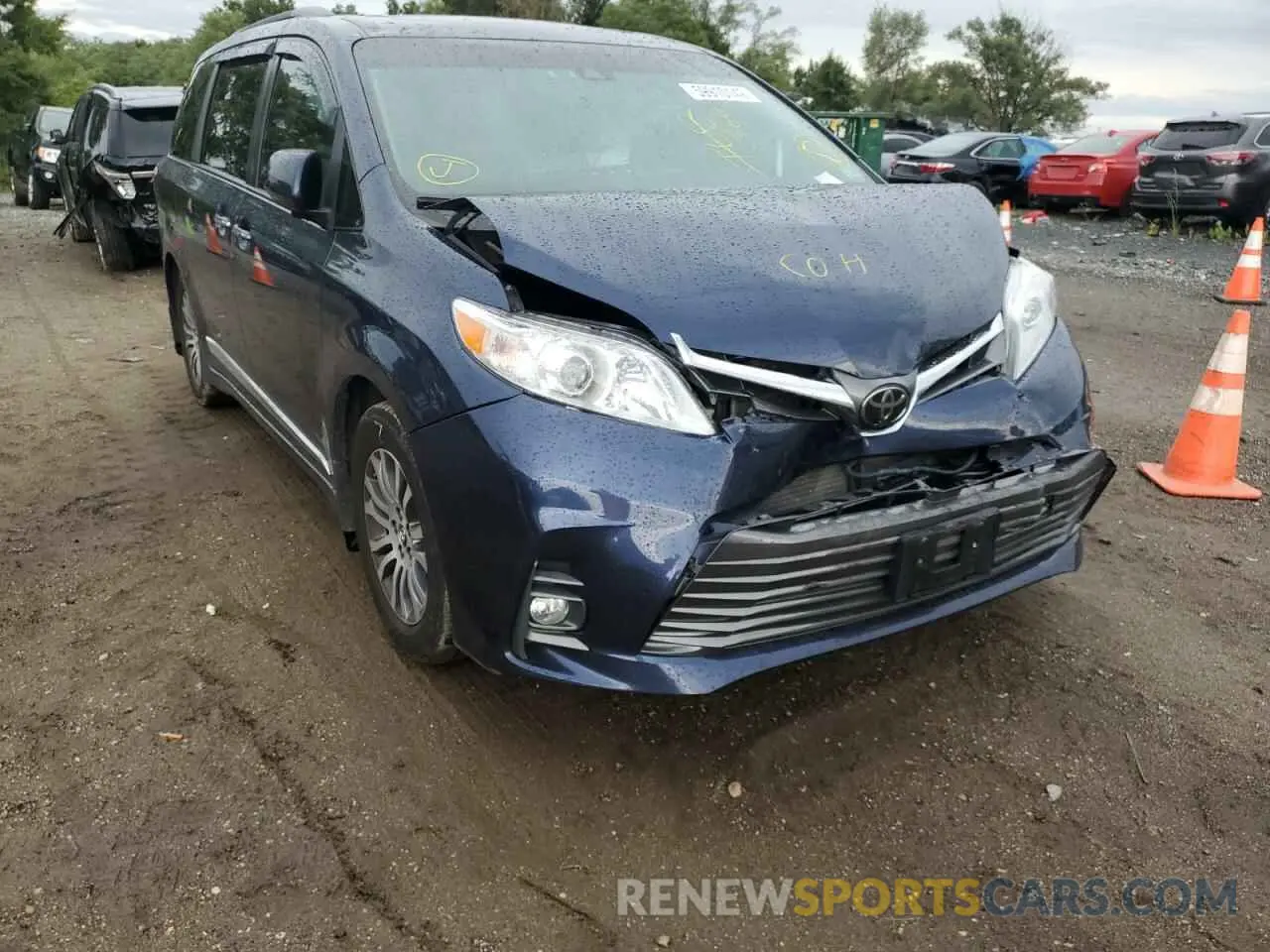 9 Photograph of a damaged car 5TDYZ3DC1LS053290 TOYOTA SIENNA 2020