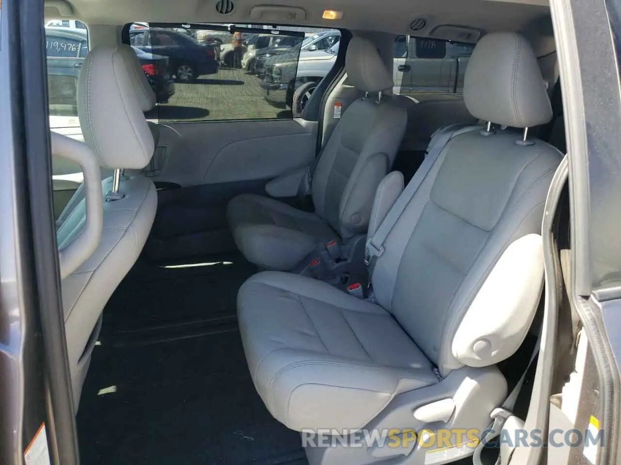 6 Photograph of a damaged car 5TDYZ3DC2LS022937 TOYOTA SIENNA 2020