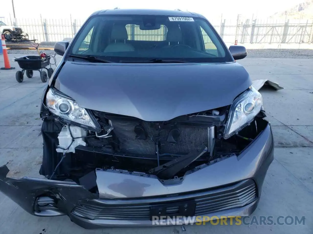 5 Photograph of a damaged car 5TDYZ3DC2LS029502 TOYOTA SIENNA 2020