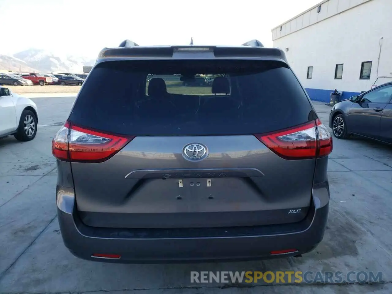 6 Photograph of a damaged car 5TDYZ3DC2LS029502 TOYOTA SIENNA 2020