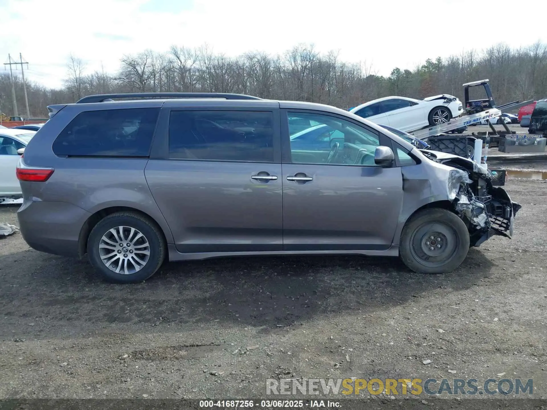 13 Photograph of a damaged car 5TDYZ3DC2LS048521 TOYOTA SIENNA 2020