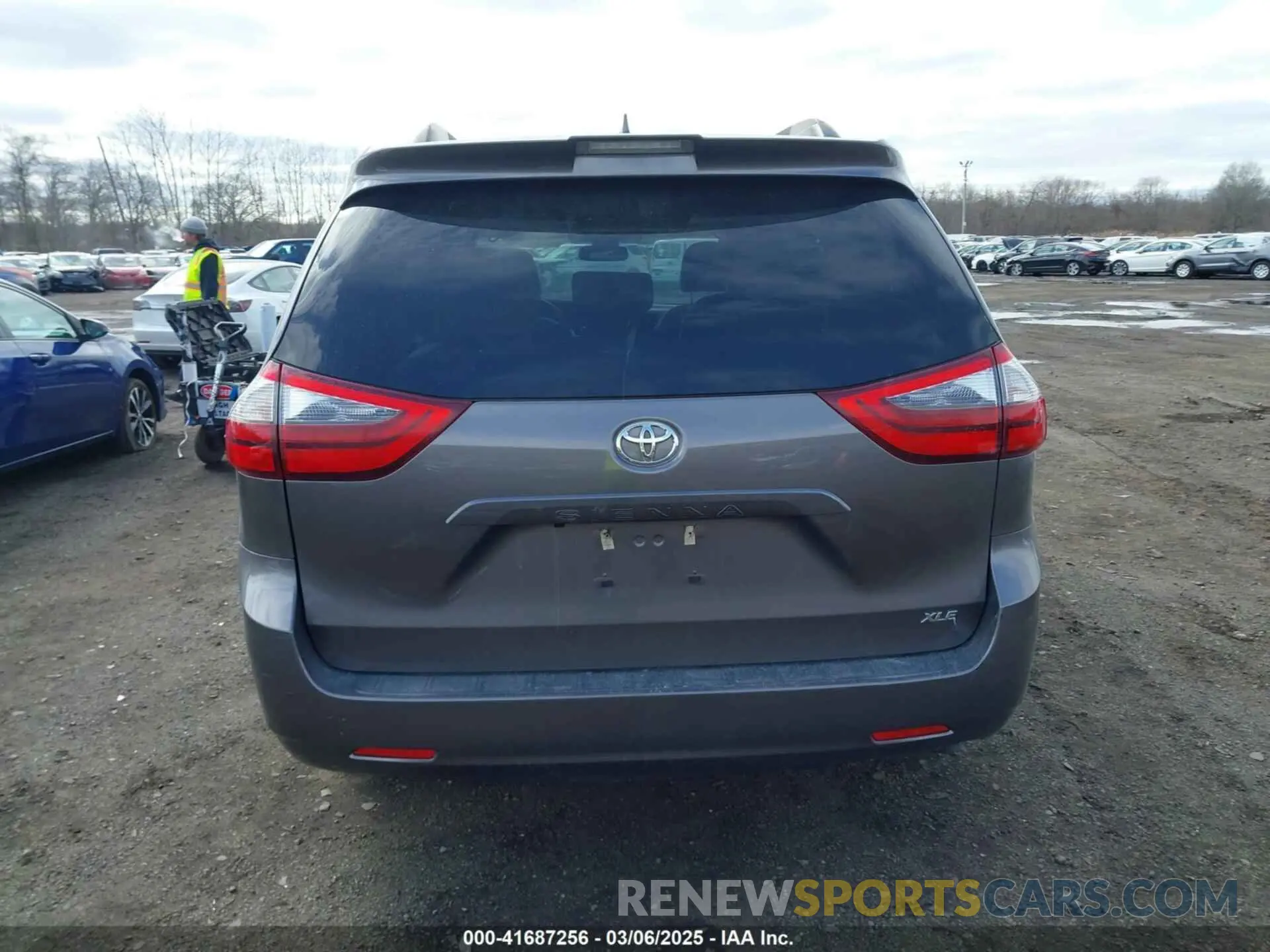 16 Photograph of a damaged car 5TDYZ3DC2LS048521 TOYOTA SIENNA 2020