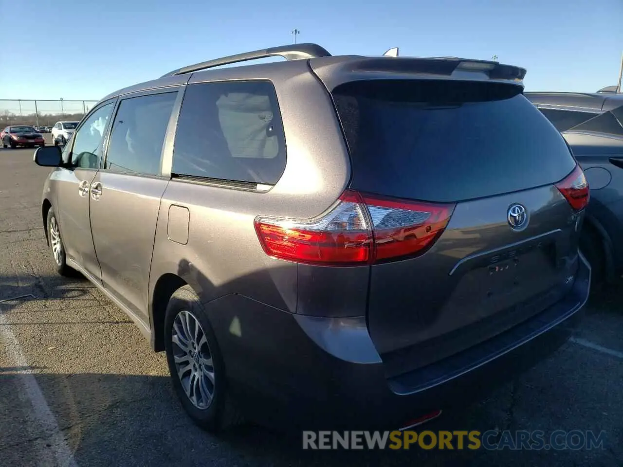 3 Фотография поврежденного автомобиля 5TDYZ3DC2LS052827 TOYOTA SIENNA 2020